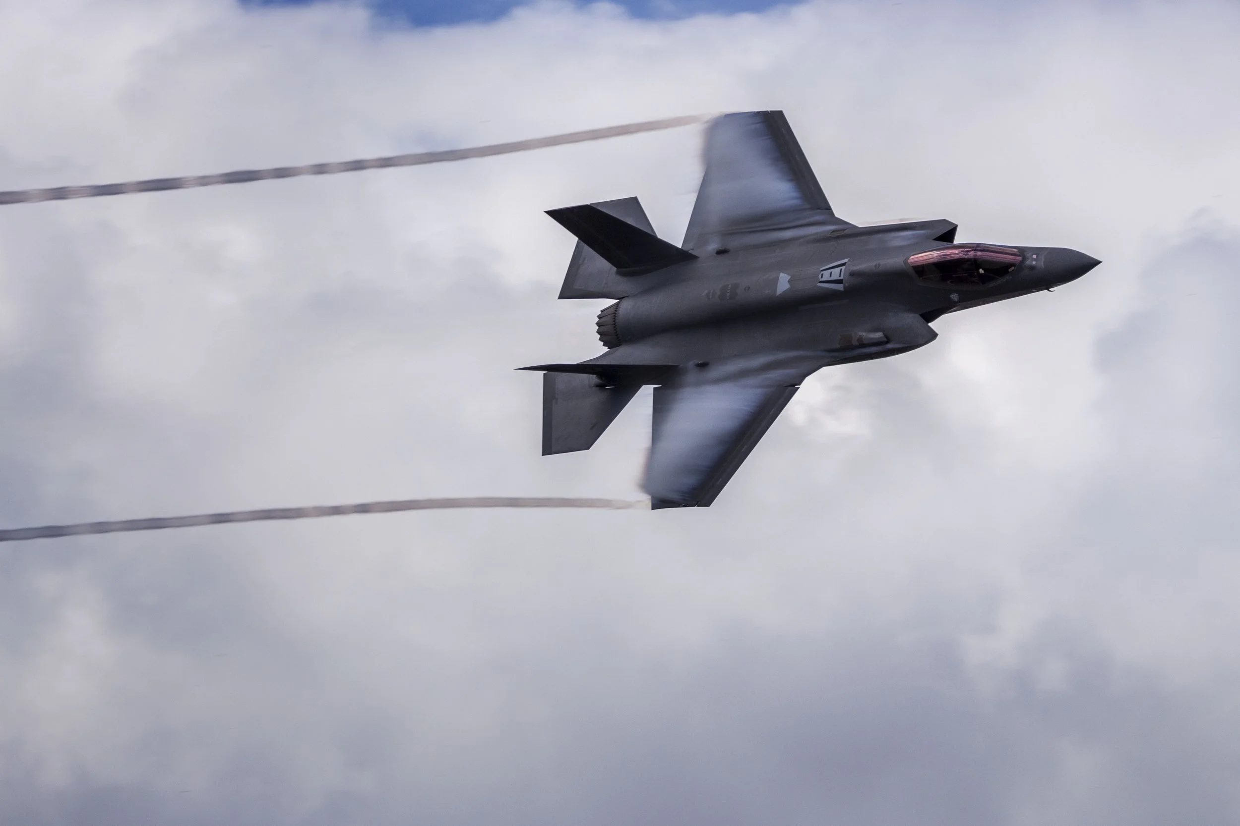20190331140706104Melbourne Air Show.jpg
