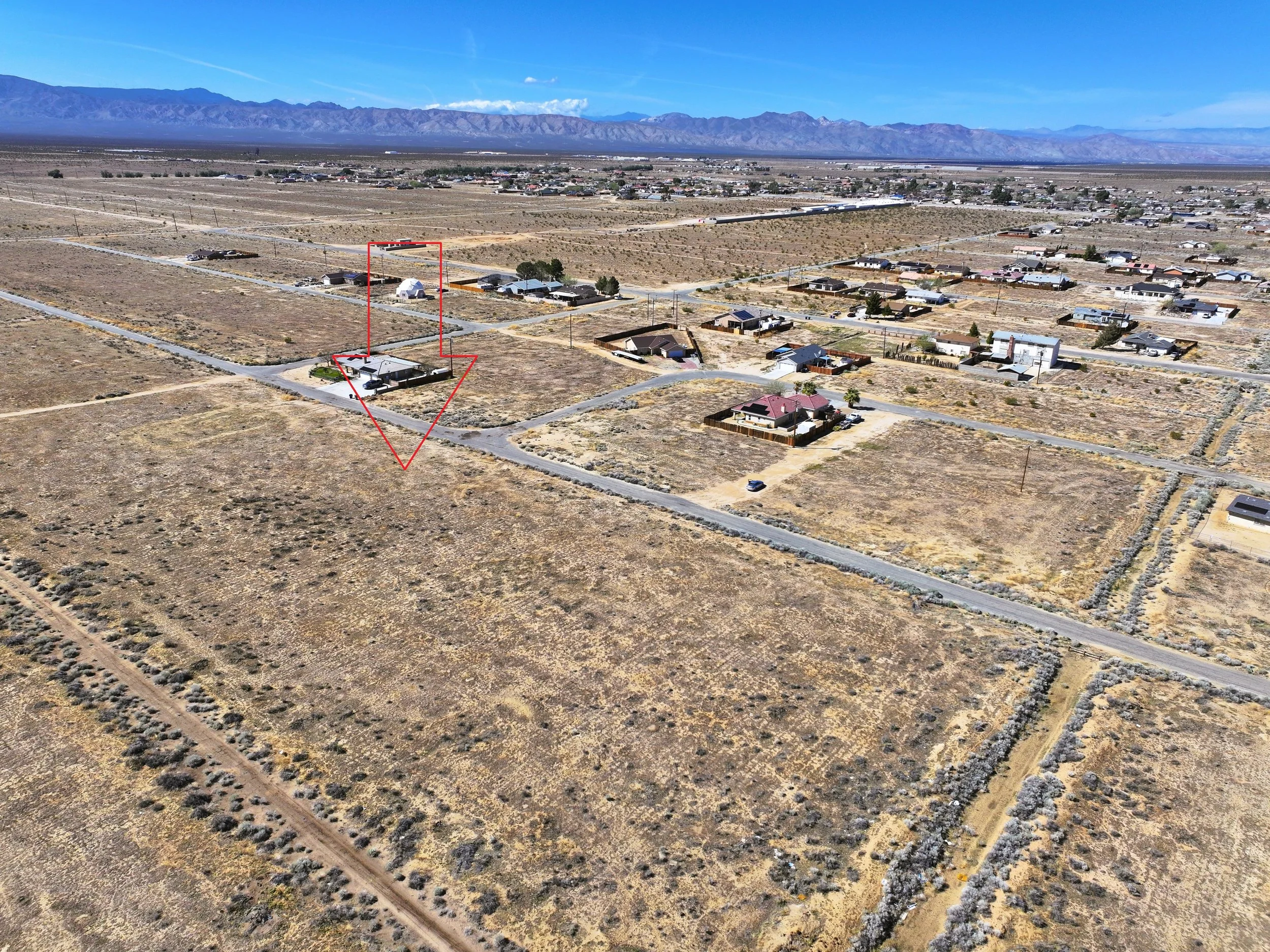 Drone Arrow - Lot 8 Jacaranda Ave (2025-03-28 12.38.30).jpg