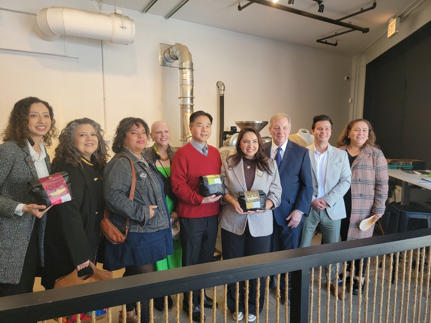 🎉 Celebrating #NationalSmallBusinessWeek with a vibrant walking tour of Milwaukee Ave in Chicago—home to so many incredible local businesses that power our communities and keep our economy strong! 🌟
☕We started at @magnifico_coffee_roasters,