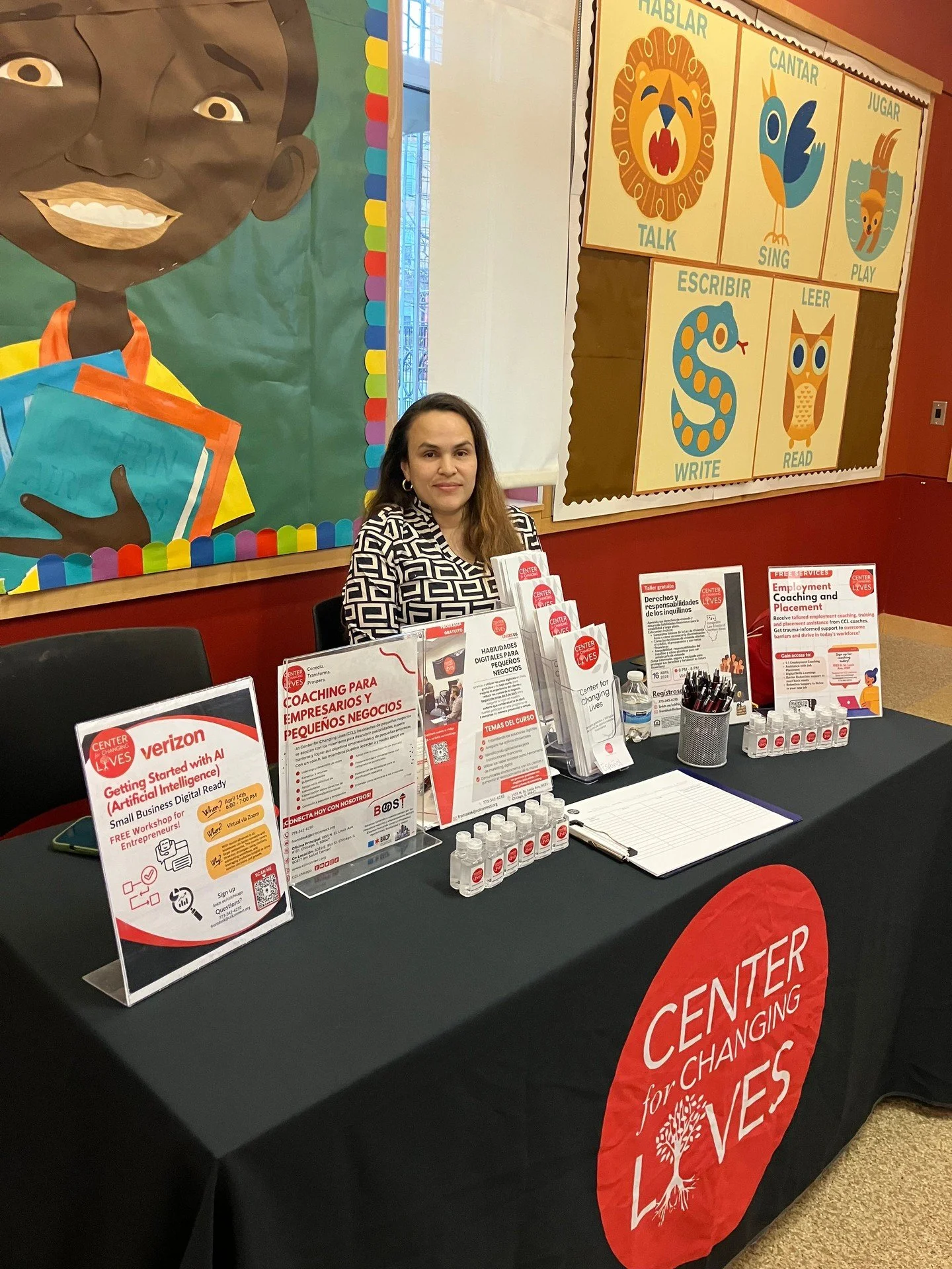 We were proud to be in community on March 26 at Building Financial Strength for Your Family 💪🏽

&iexcl;Gracias al @chicagotreasurer por organizar este taller en espa&ntilde;ol enfocado en presupuesto y ahorro, manejo de deudas, y fortalecimiento de