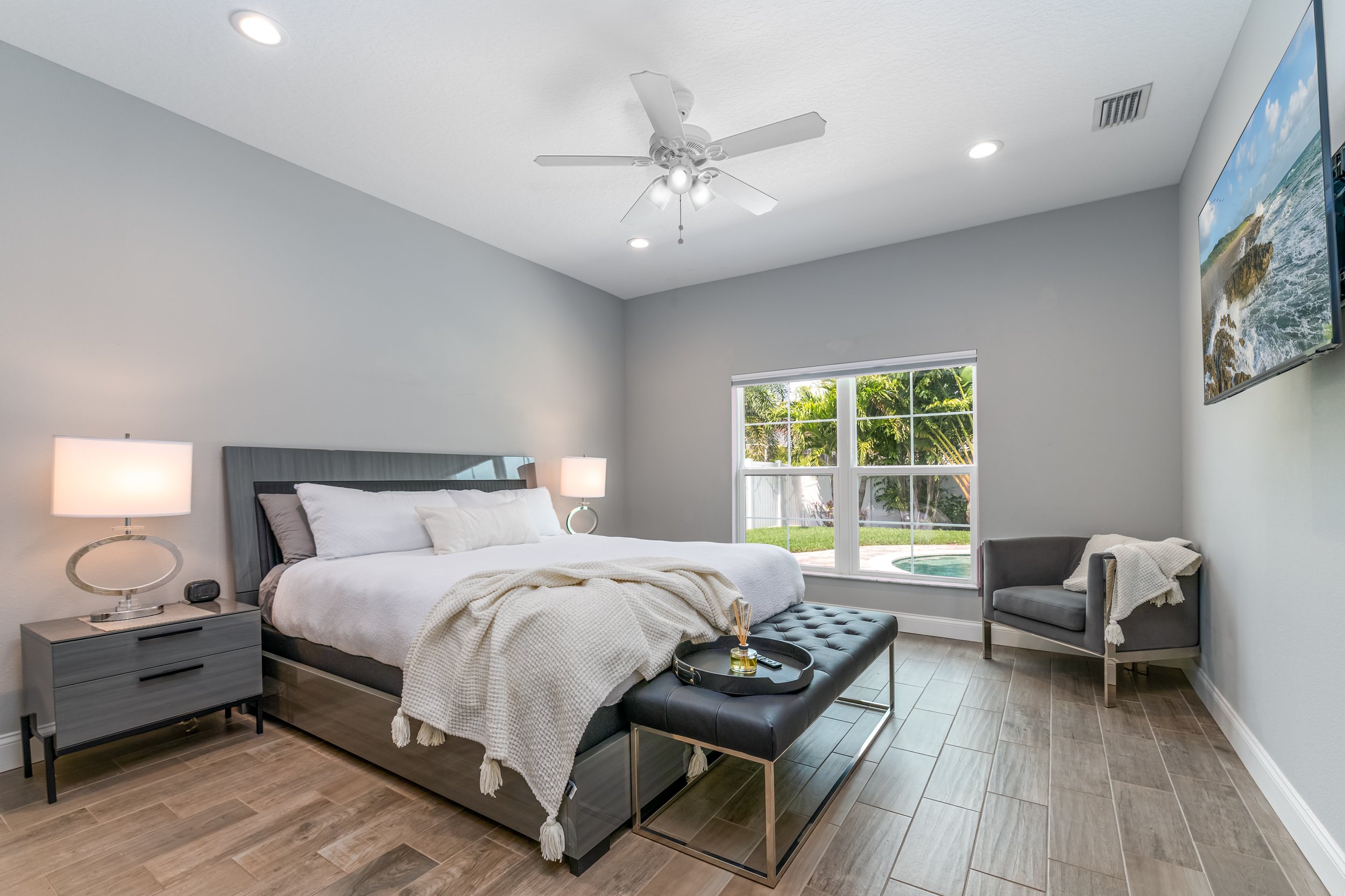 Largo - 4 BR / 2 Bath