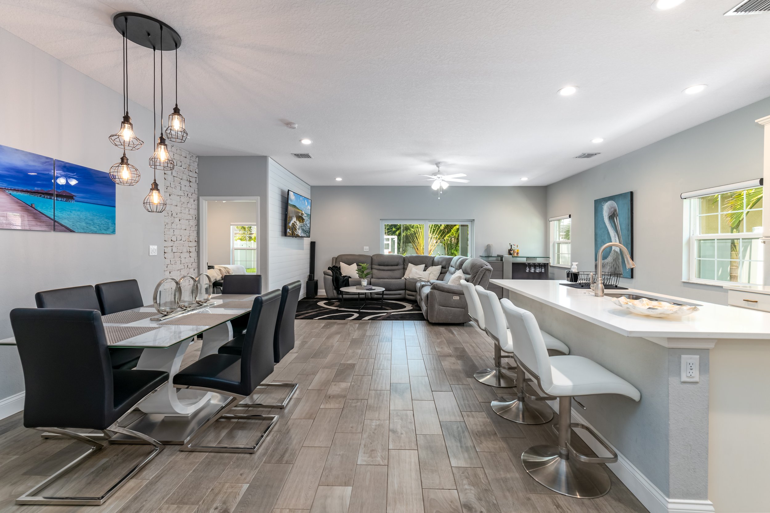 Largo - 4 BR / 2 Bath