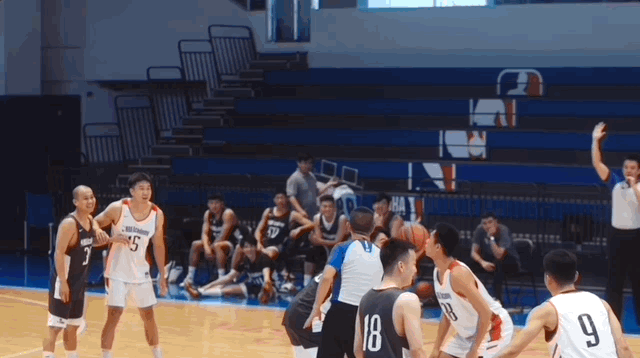 NBA_Hoop-Camp_gif2.gif