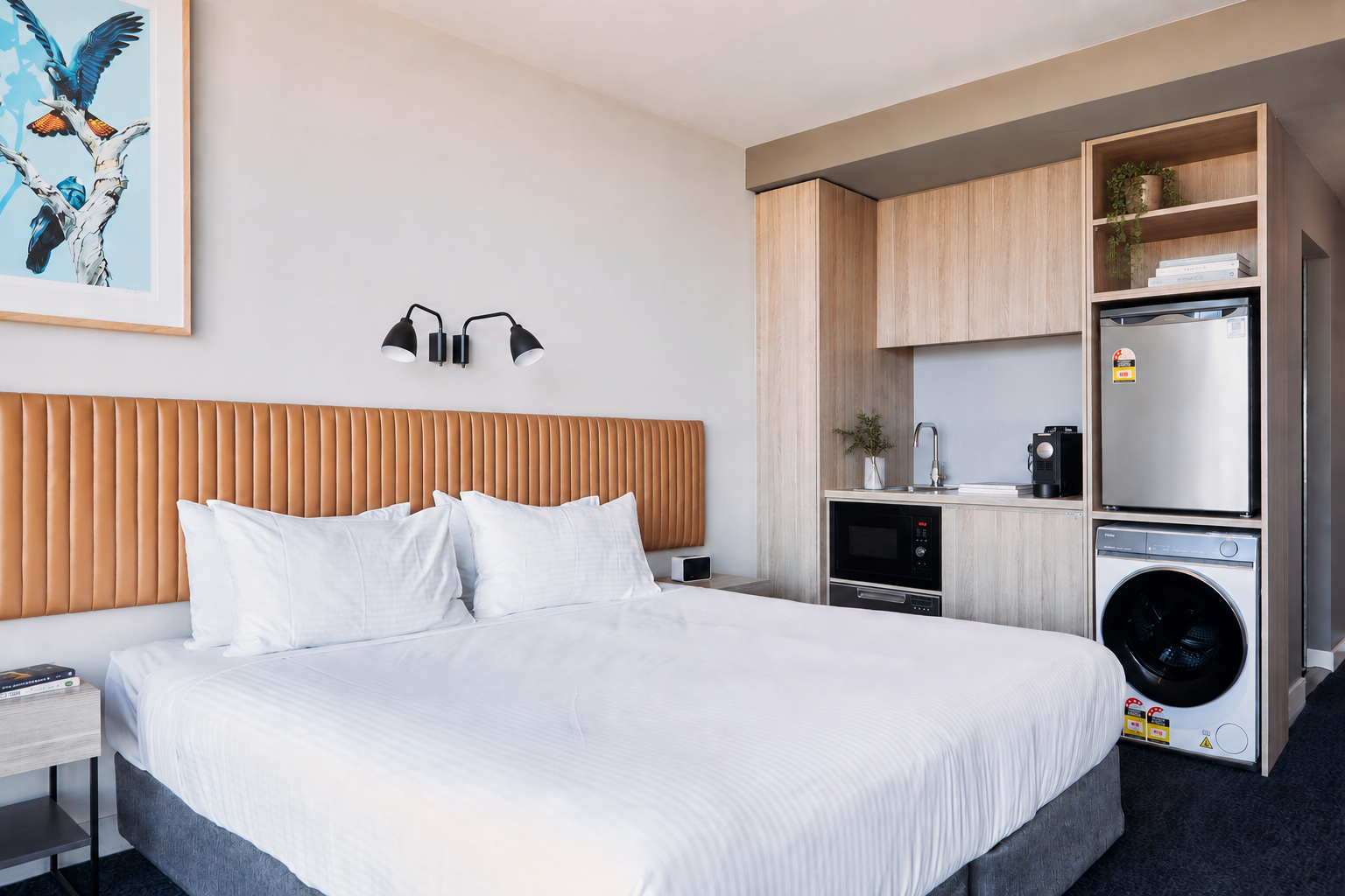 Room with kitchen, laundry, sleeps 2, ideal for extended stays
