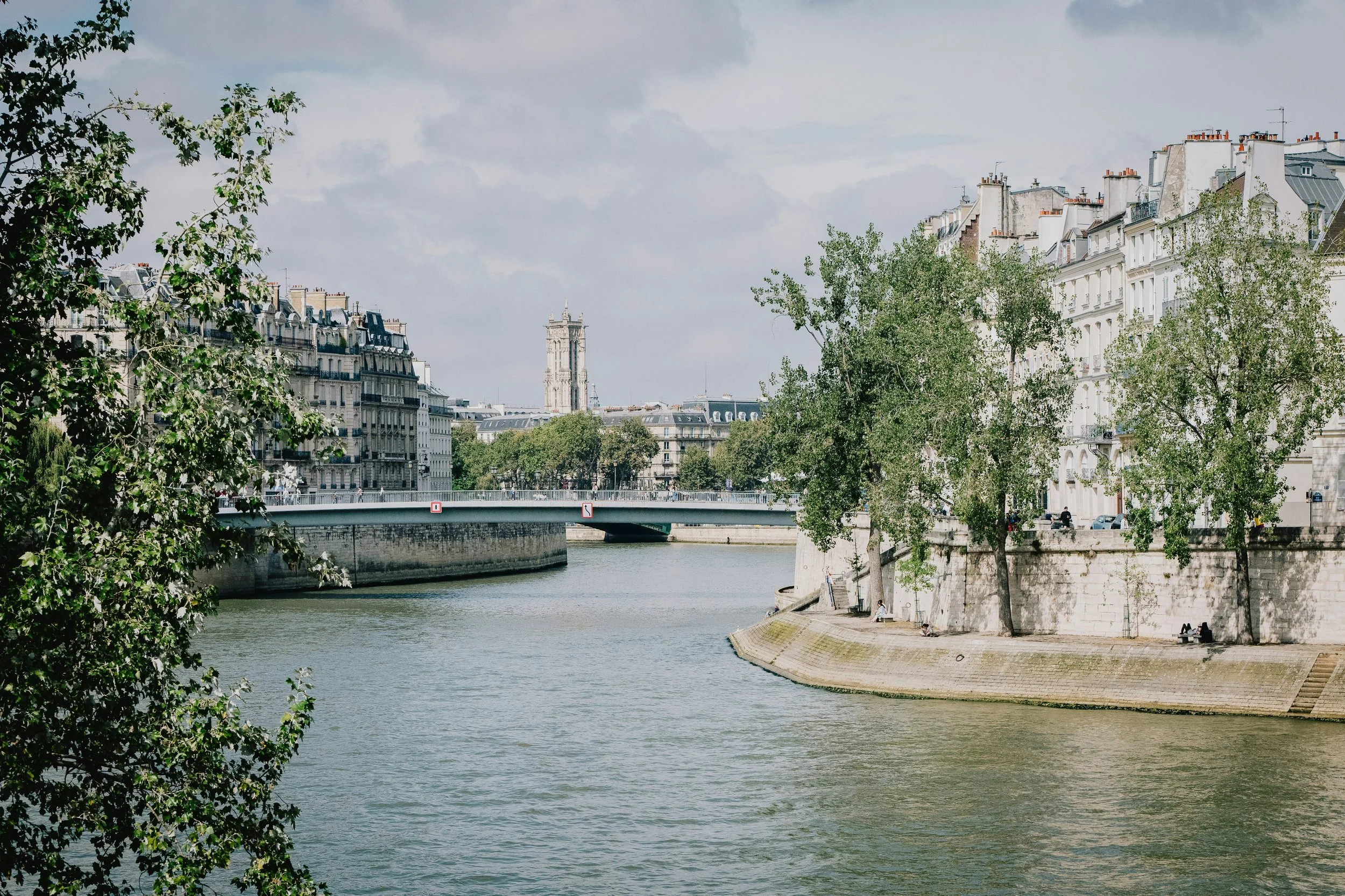 Heart of Paris Walking Tour - Morning