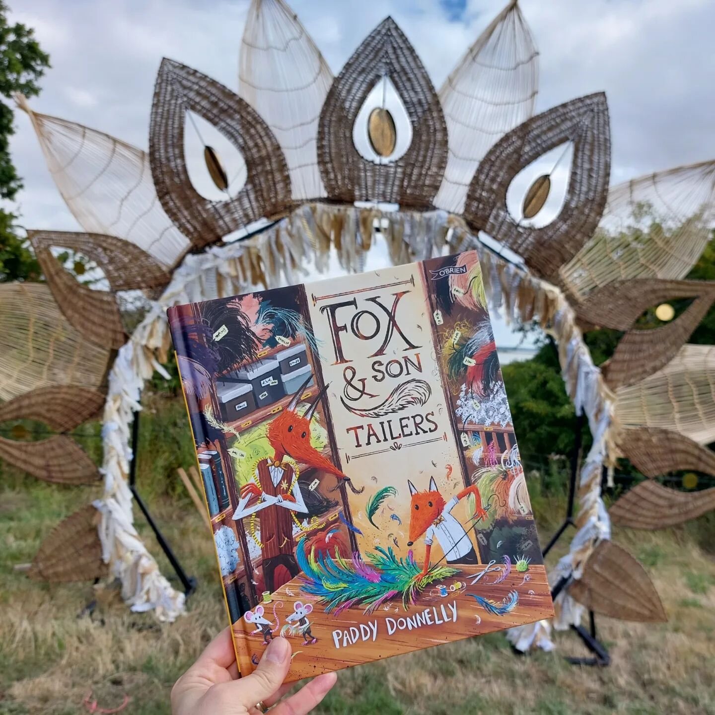 I have two joyous celebrations of creativity on the grid for you this Sunday evening. 

[Ad-PR ] 📙Fox &amp; Son ~ Tailers ✏️ Paddy Donnelly 📚 O'Brien Press 

First up, this beauty of a book from @paddy. I love his stories. There's always a hint if 