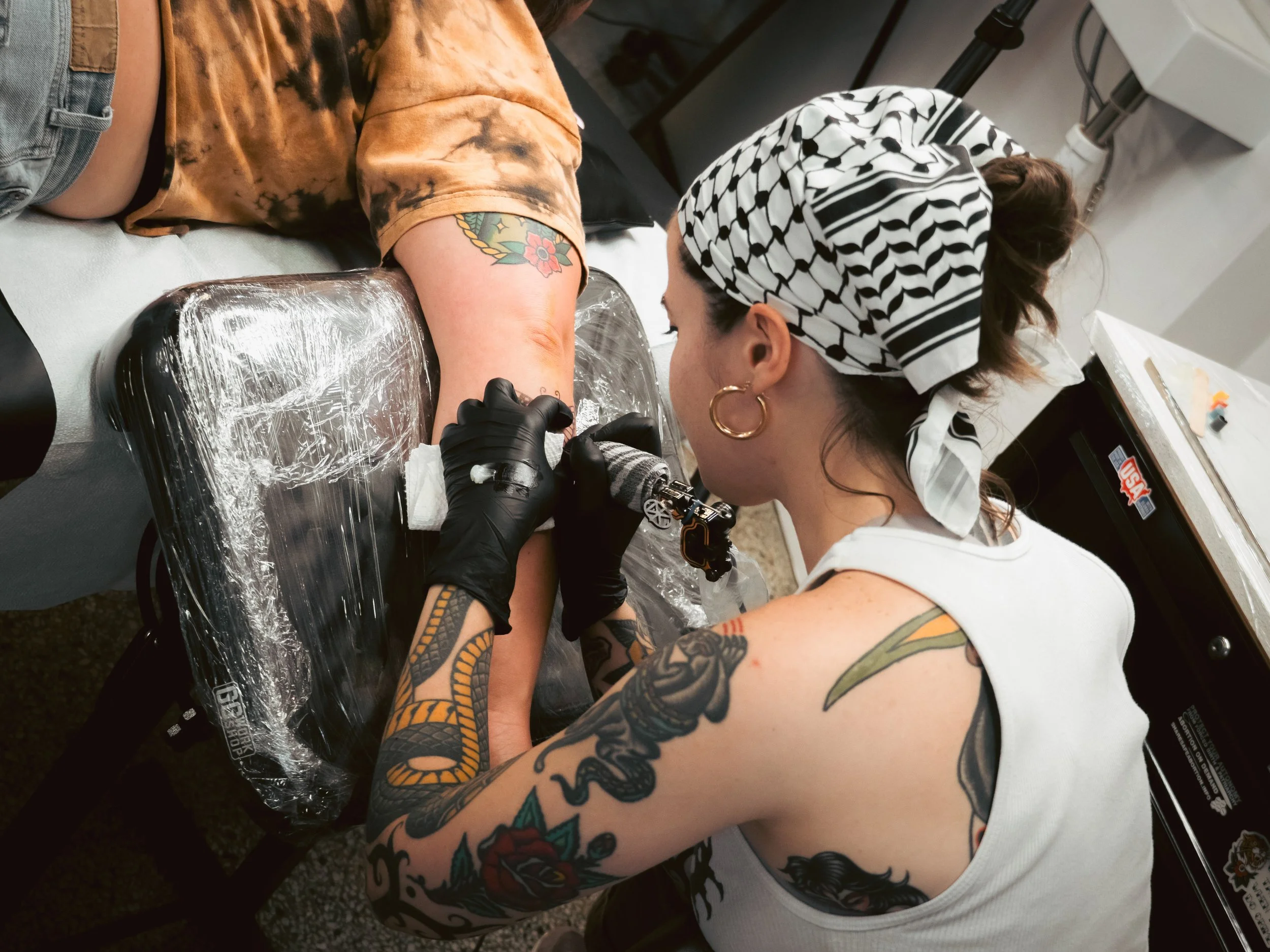 260704-IUYA-Tattoo-Fundraiser-019.jpg