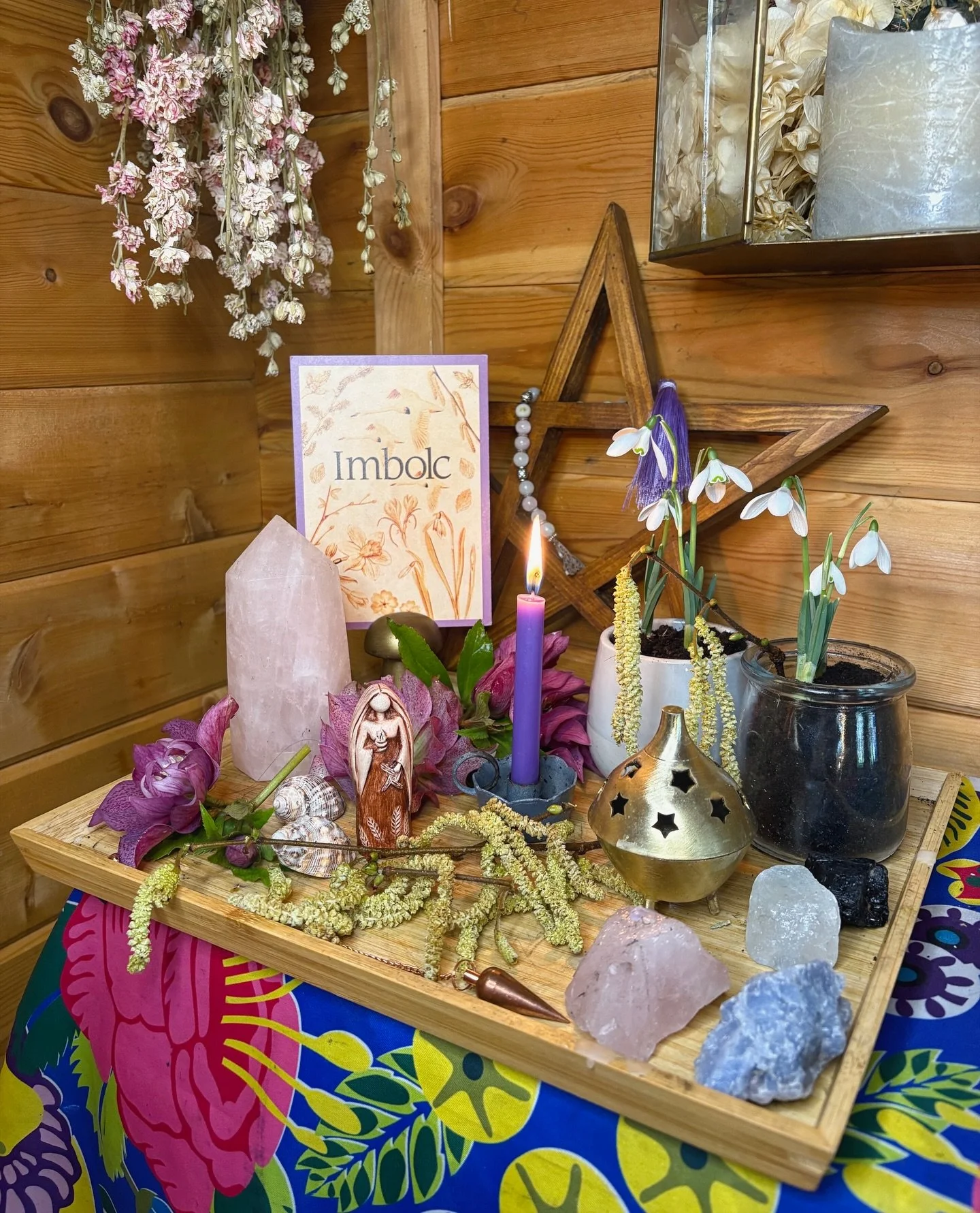 Imbolc / Brigid Day Blessings beautiful souls 🕯️🌱 a little share of our weekend:

1. I was extremely last minute with my altar this year and only got her cleaned and prepared today, gathering catkins on our woodland walk. Wheel of the Year cards fr