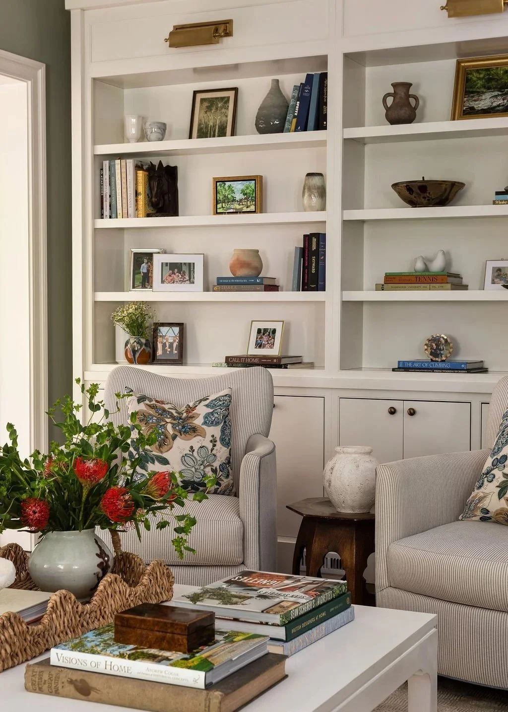 Transformations don&rsquo;t always mean going big. Swipe to see how the living room space in our #cdsCrosbyProject got a refresh.⁣
⁣
Interiors: @chouxdesigns⁣
Custom Cabinetry: @cdscabinetco⁣
Photography: @angelanewtonphotography⁣
.⁣
.