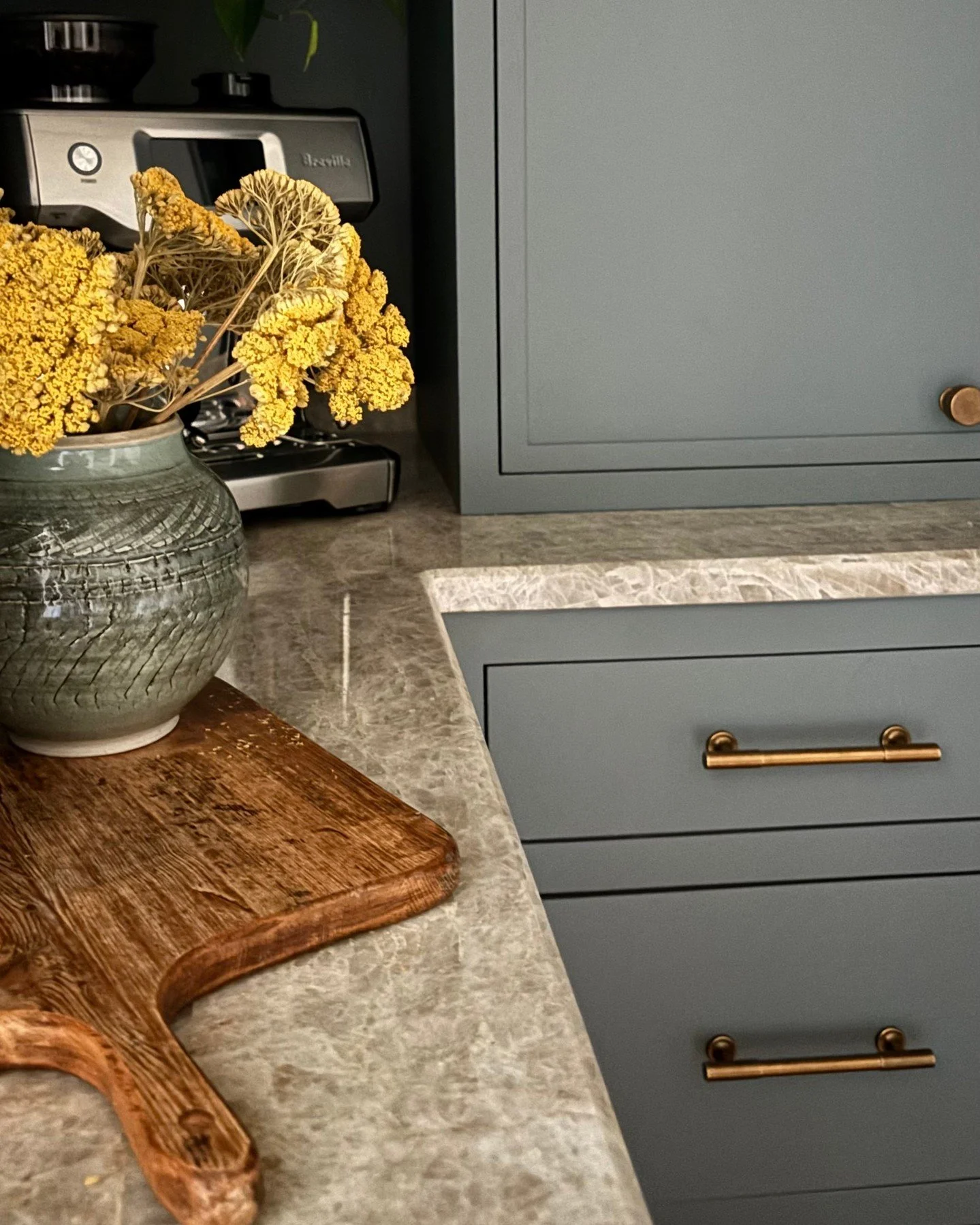 This cozy coffee bar wasn't originally on the wishlist, but sometimes the best ideas happen along the way.  Swipe 👈 to see how we reimagined this little corner. #cdsmanassasproject ⁣
⁣
Interior: @chouxdesigns⁣
Cabinetry: @cdscabinetco⁣
.⁣
.