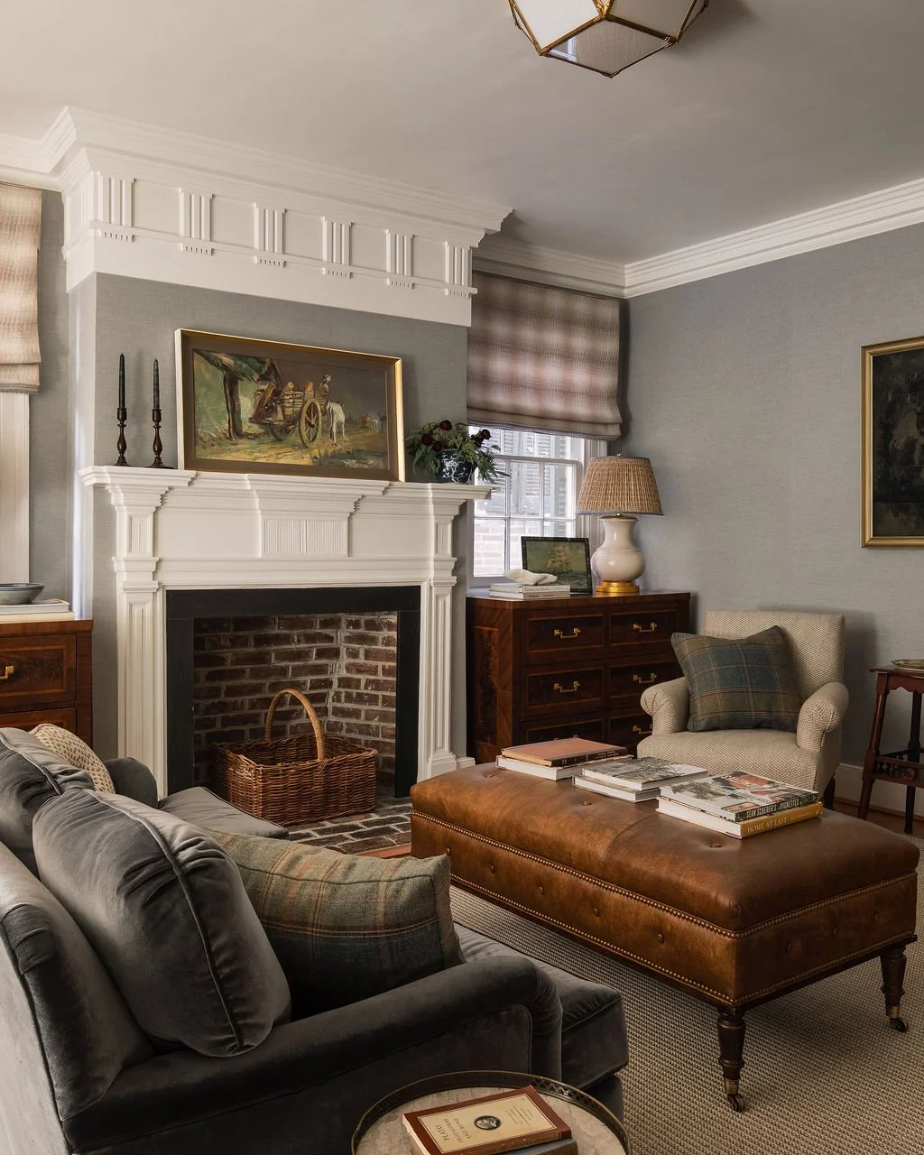 Circa 1790. Located on one of Alexandria's cobblestone streets, also known as Captain's Row, just one block from the water. Updated for today's comforts but filled with historic charm.  #cdscaptainsrowproject ⁣
⁣
Interiors: @chouxdesigns⁣
Cabinetry: 