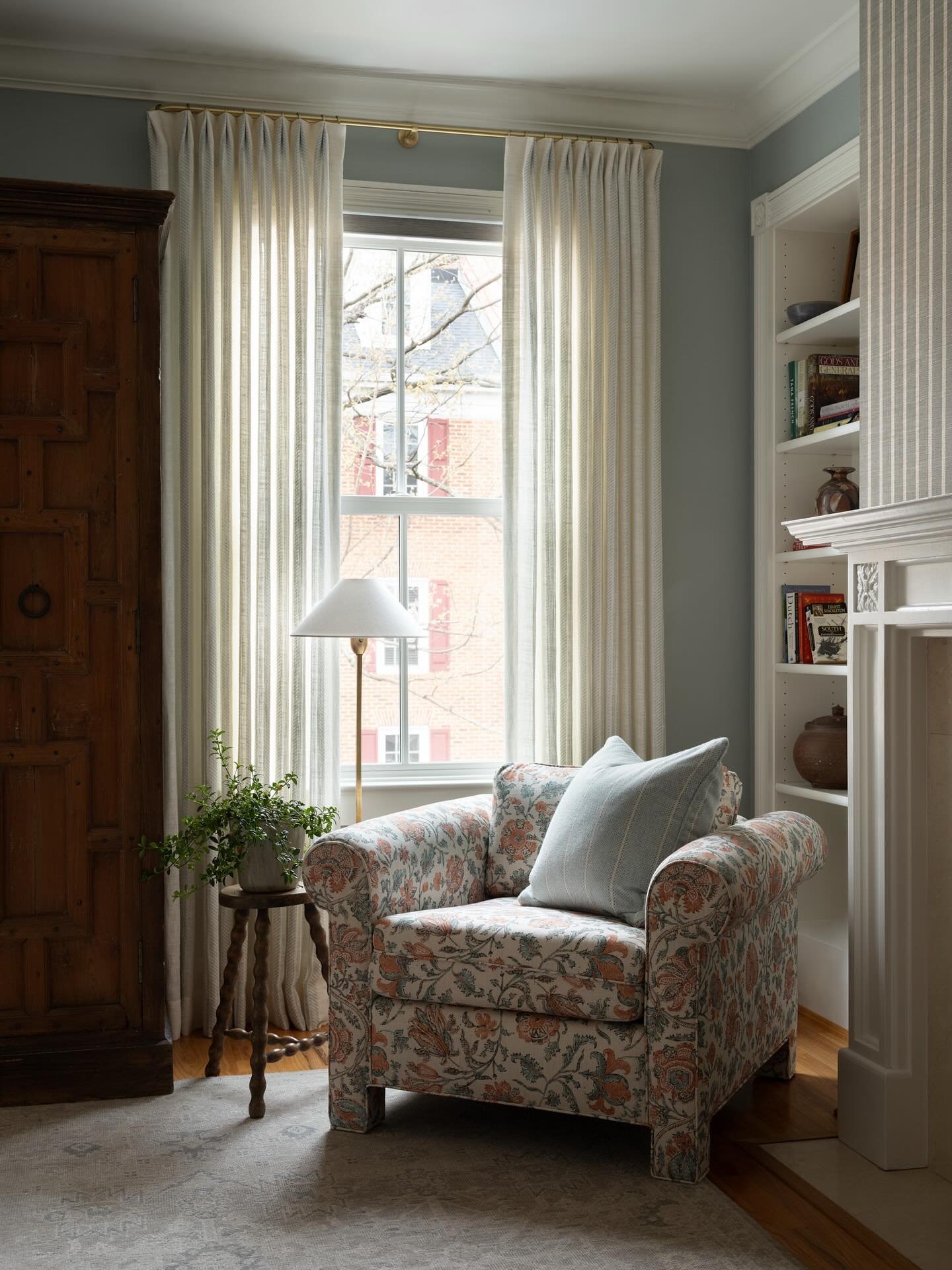 The first step in our design process is to review which existing pieces we might like to reuse in the new design plan. In this TV room in Alexandria we melded the clients past life in Arizona with their current life in Alexandria.  #cdsmanhattanmonda