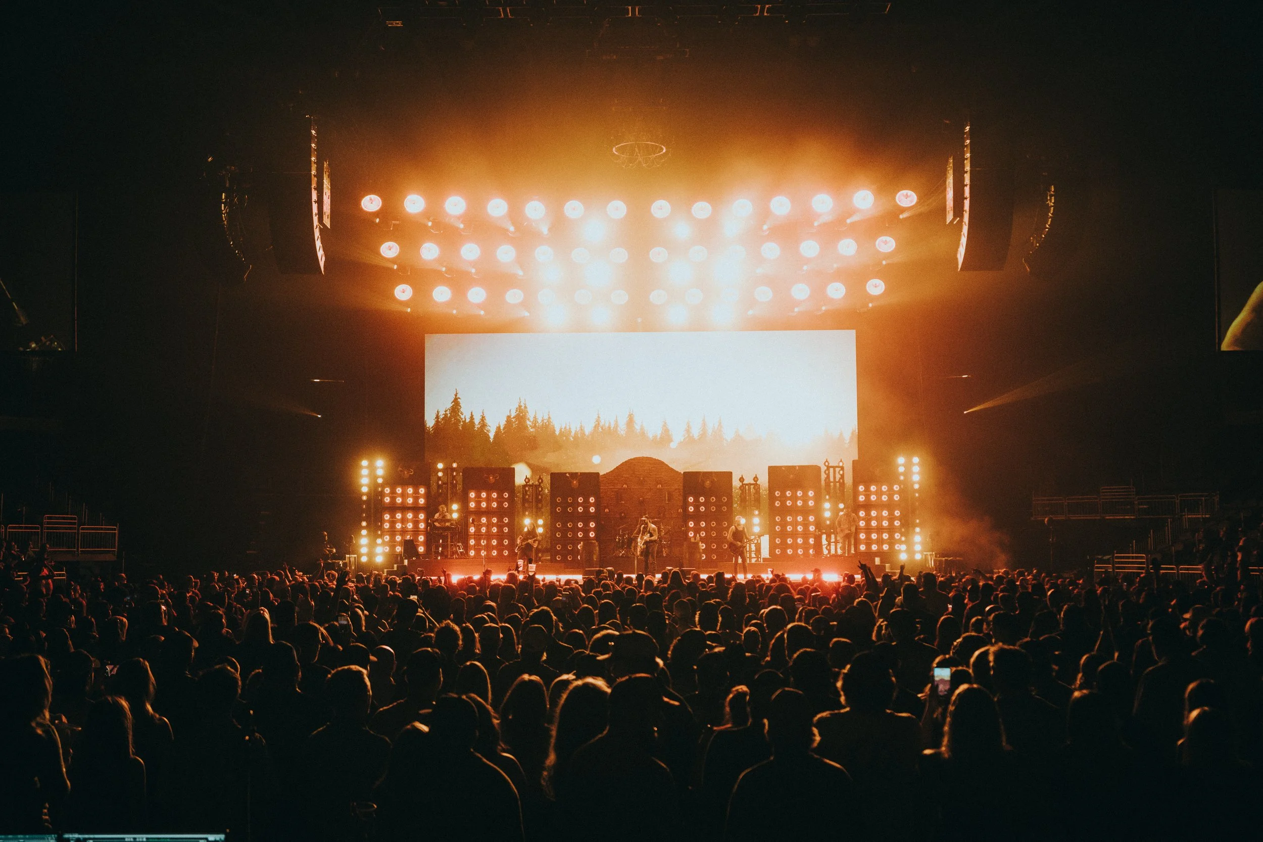 Nashville show with Danny Gokey taken by freelance photographer.