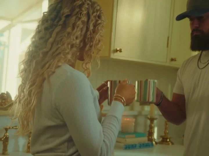 Shots from @ashleyannemusic &lsquo;Love Looks Like&rsquo; Visualizer

Director/Cam Op/Editor - Me
DP - @brandonbural

#music #cinema #film #musicvideo visualizer