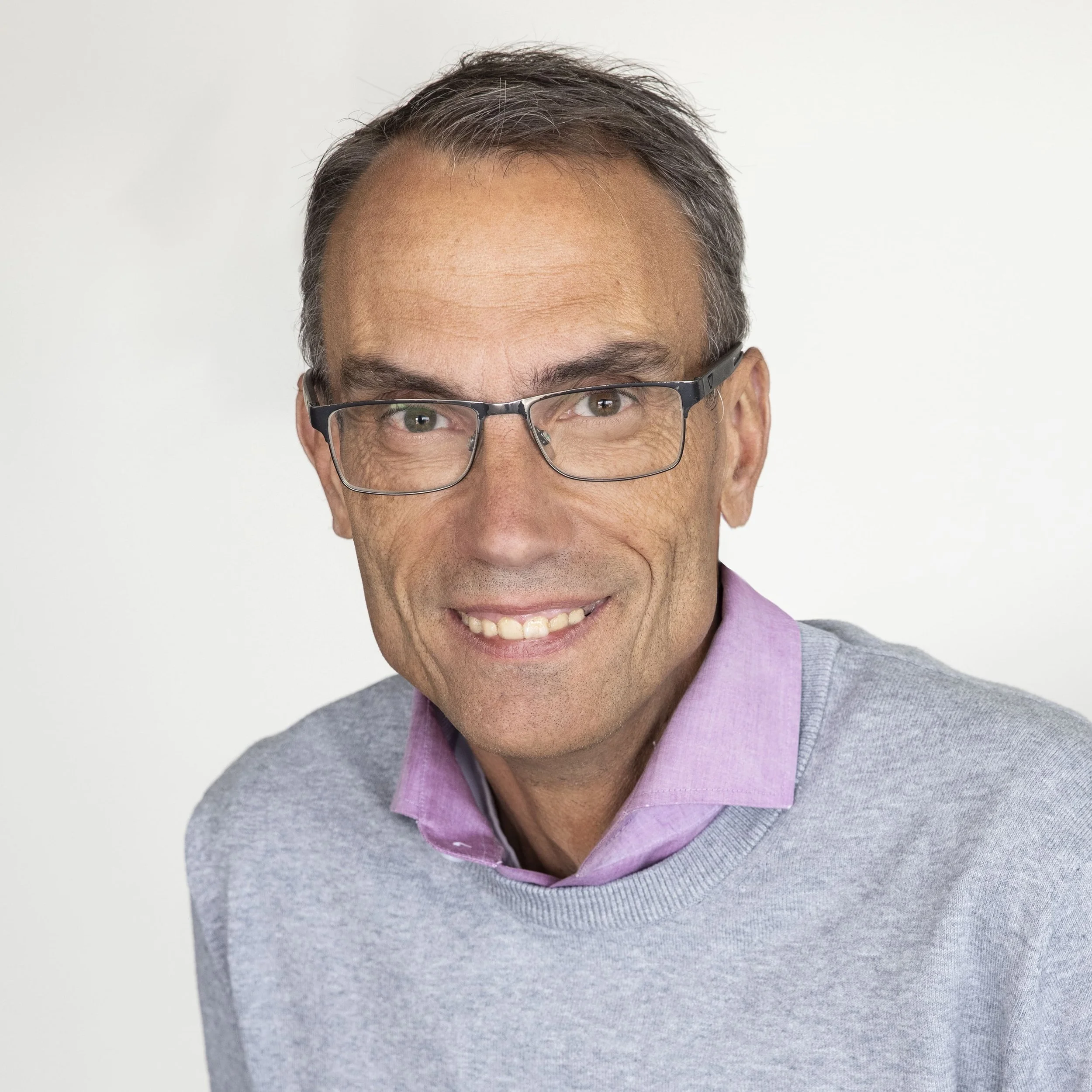 Portret van Herwin Zweers, office manager bij Archie, Nederlands CRM