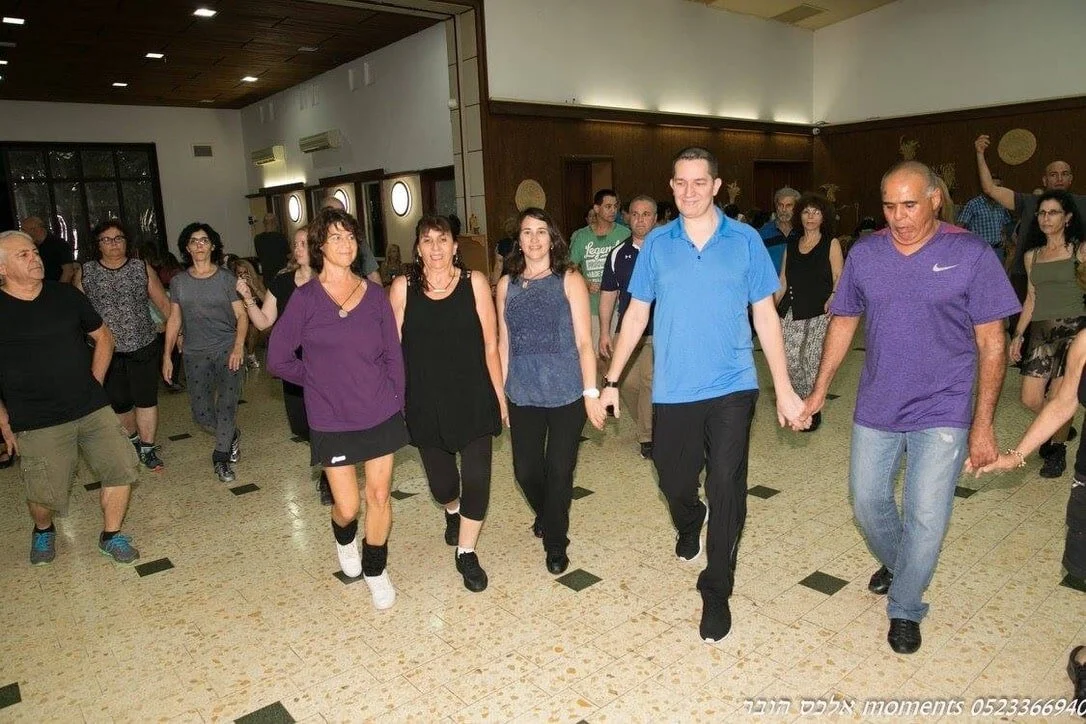 Edy Dance 2-min.jpg