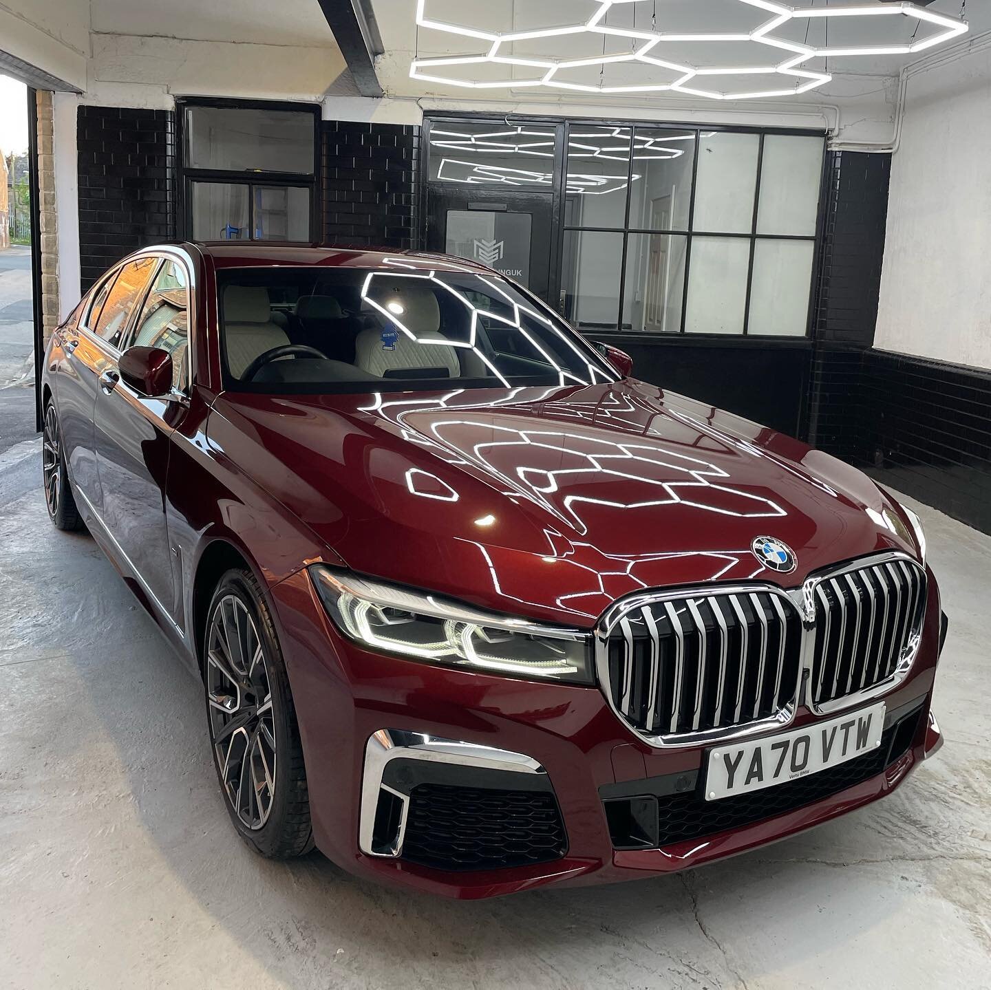 💥STAGE 1 CORRECTION CARRIED OUT ON THIS BMW 745E, NOW LOOK AT THAT FINISH💥

&bull;Full safety Maintenance wash
&bull;Full decontamination 
&bull;Clay bar 
&bull;Iron fallout 
&bull;Tar &amp; glue removal 
&bull;Single stage (removing light scratche