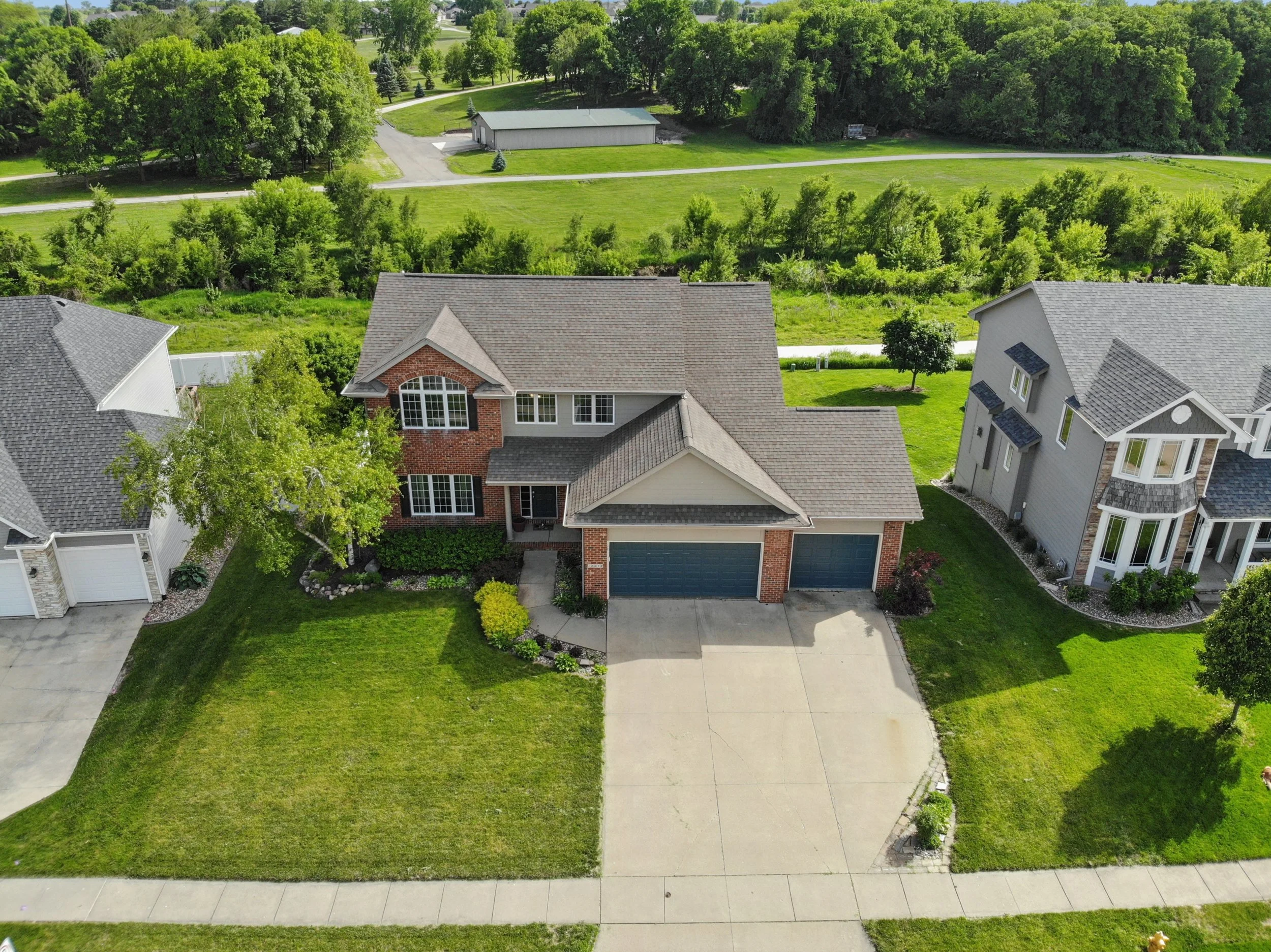 SOLD 15614 Ridgemont Dr, Urbandale, 50323
