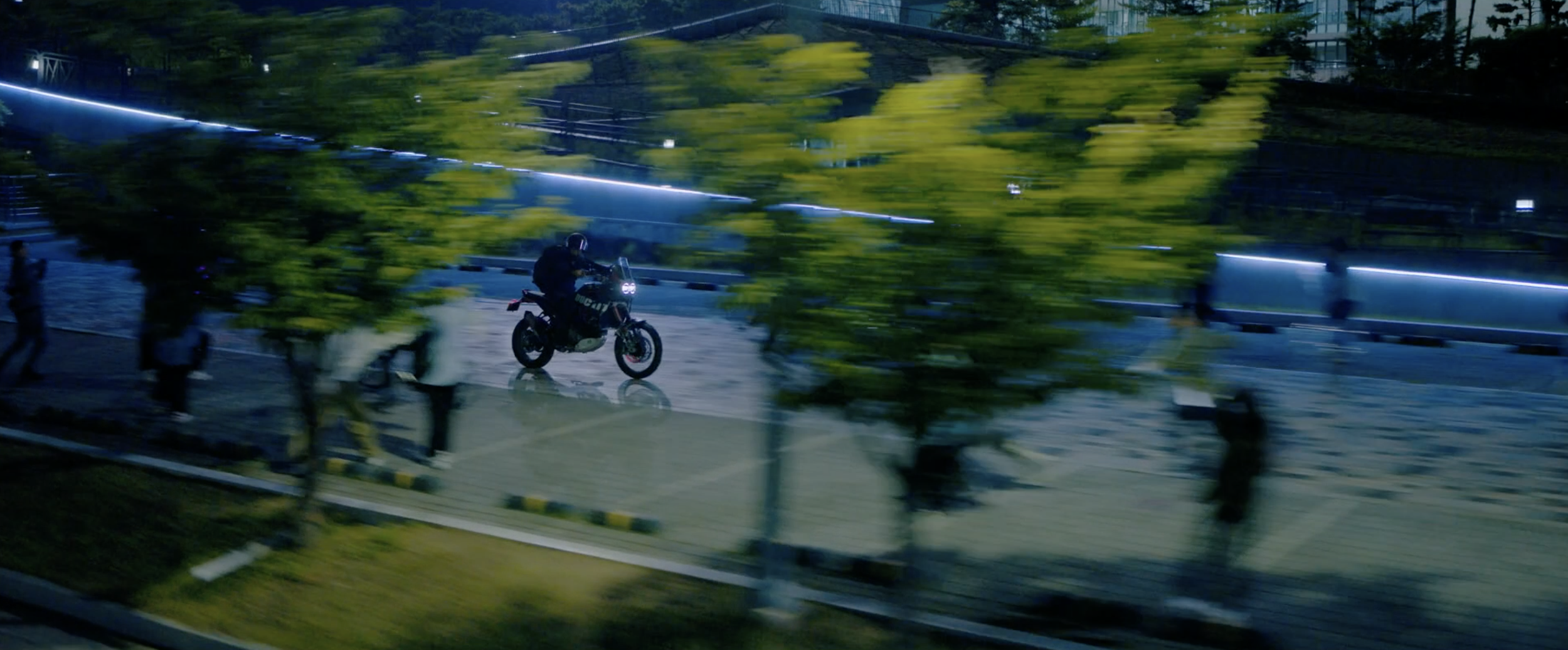 *******Motorcycle Night Fast.png