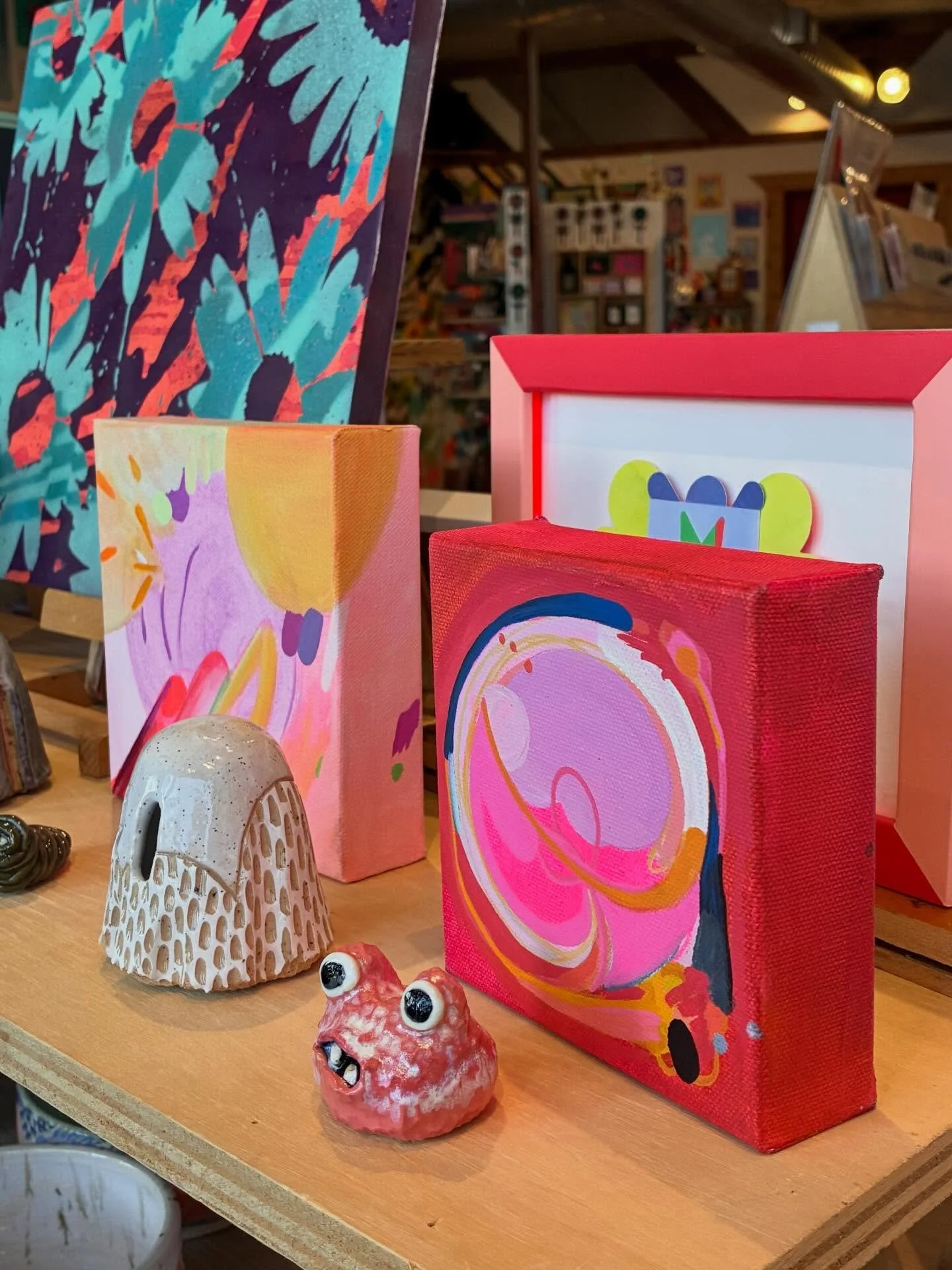 TWO more weeks to see the March show at DNA Galleries @dnagalleries! I&rsquo;m obsessed with how fun and colorful this group show 😍 ft artwork by @jayna.design  @whitbat @fatgirlhoopla and myself! 

I loaded the gallery with a ton of small to medium