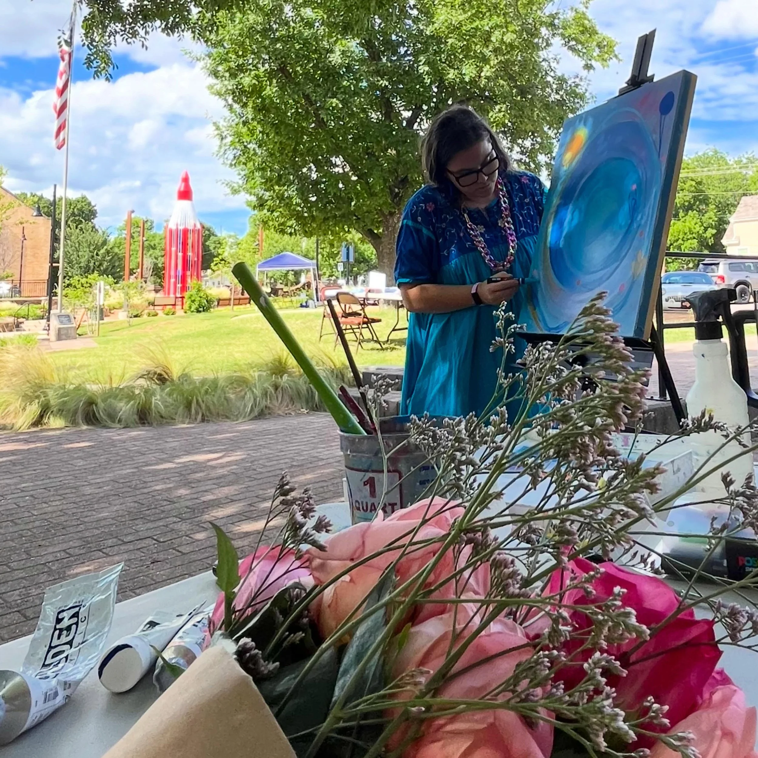 I had a blast panting at the Route 66 Blue Hippo Festival last weekend! 

Thank you for having me @edmondhistorymuseum 💙

#route66oklahoma #abstractart #bluehippofestival