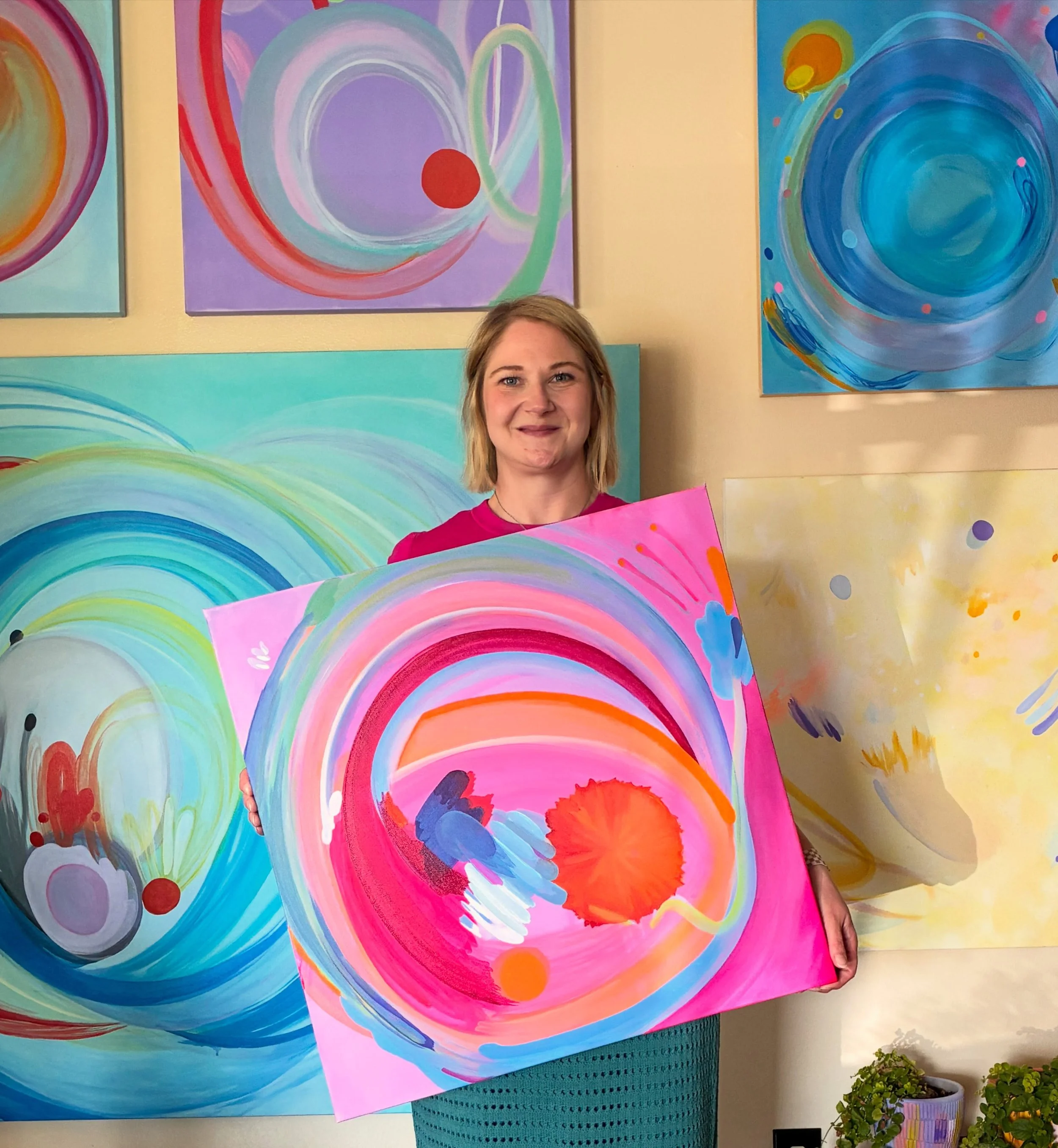 I can&rsquo;t get over how perfect this picture of Gwynn is with the painting she collected of mine, &ldquo;Juicy Fruit&rdquo; 😍

She even MATCHED the colors in the piece when she came for the studio visit!! How sweet is that ✨

Gwynn found me throu