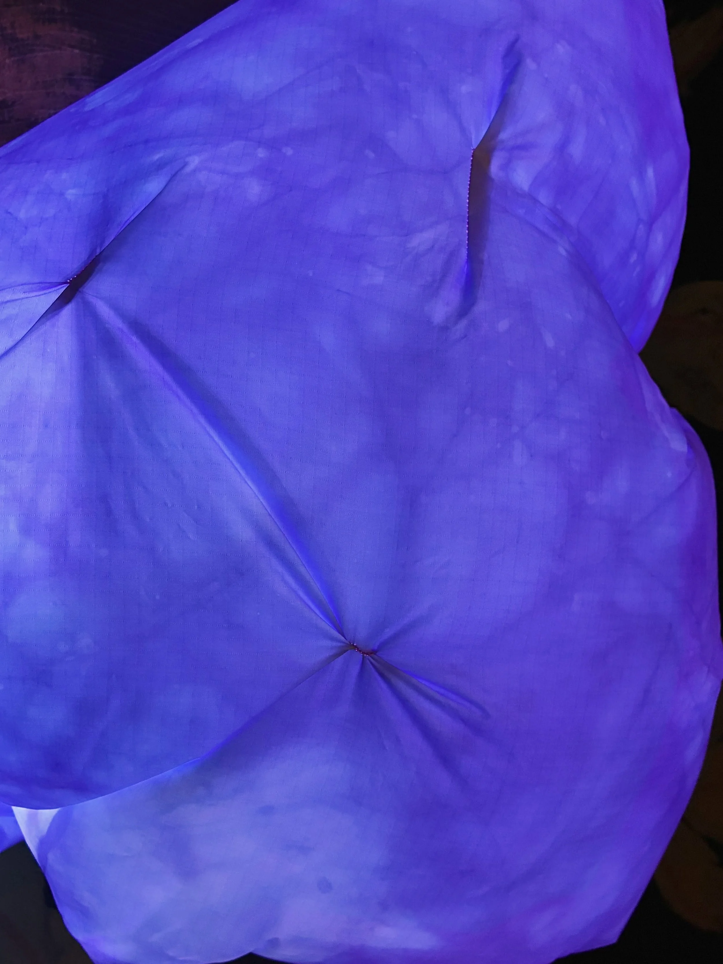 I&rsquo;ve made my tiniest inflatable ever! 
It&rsquo;s a cute cozy abstract cloud that reminds me of my favorite fluffy bed blanket 💜

&ldquo;COZY CLOUD&rdquo; 
inflatable soft sculpture
approx 18&rdquo; H x 18&rdquo; W x 10&rdquo; D

See this piec