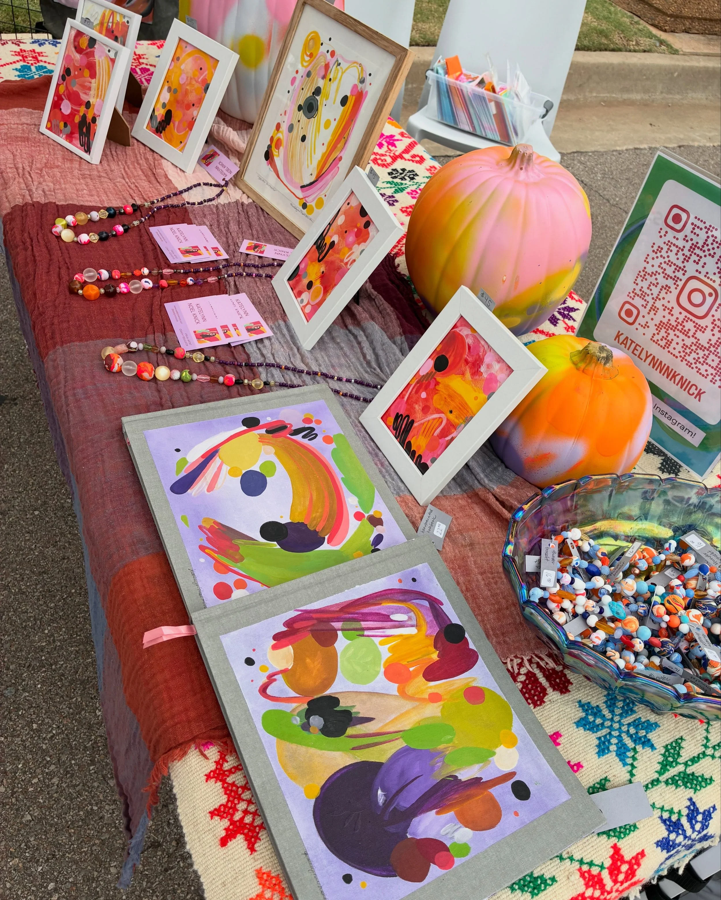 The skies were grey but my booth was BRIGHT 🧡✨ 

I loved setting up this fall inspired art booth this weekend at the @wearethegarde Art Market at Oklahoma Contemporary! I met so many lovely people who came by the booth 😍😍😍 thank you to everyone t