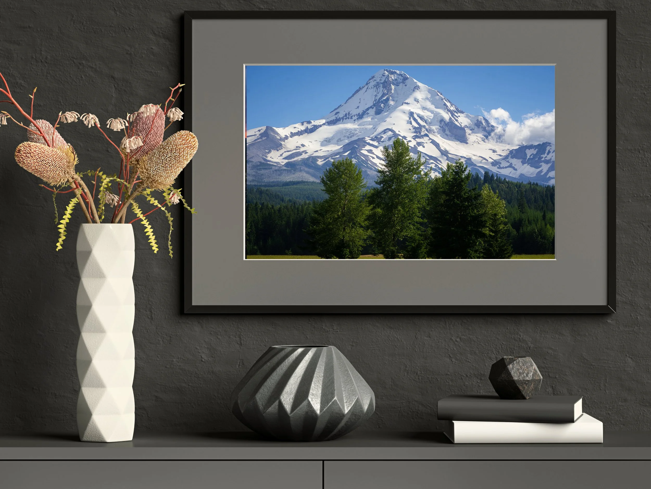 DSC_4866_shutterstock_1865194285_dresser.jpg