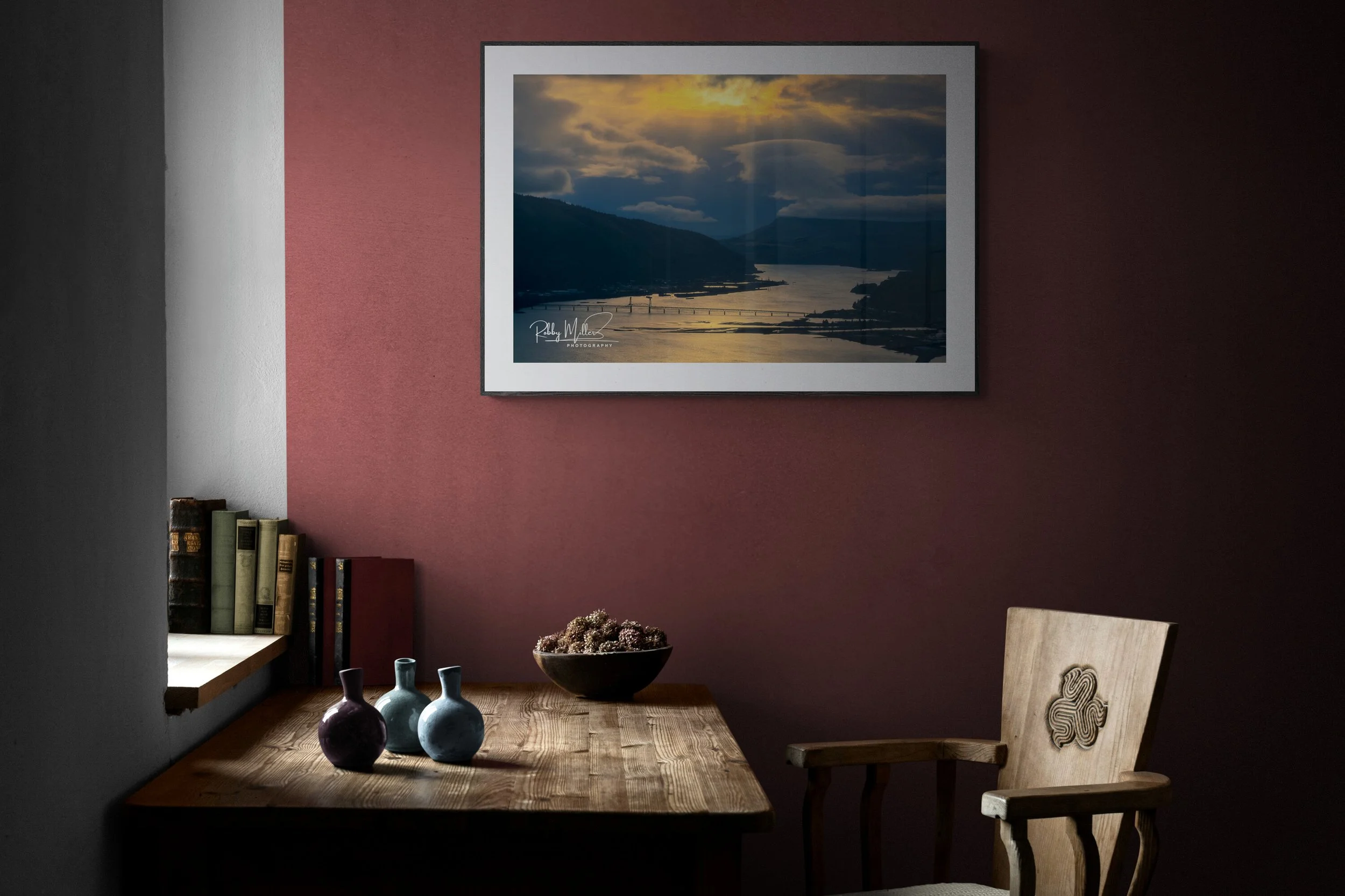 DSC_1114_Rustic_room_illuminated_by_morning_sun.jpg