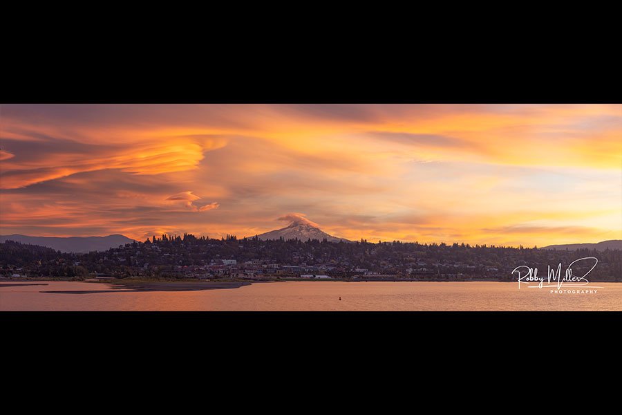 Lenticular_Sunset_Over_Hood_River_Lenticular_Sunset_Over_Hood_River.jpg