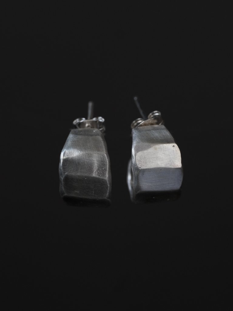 Faceted Hoops
