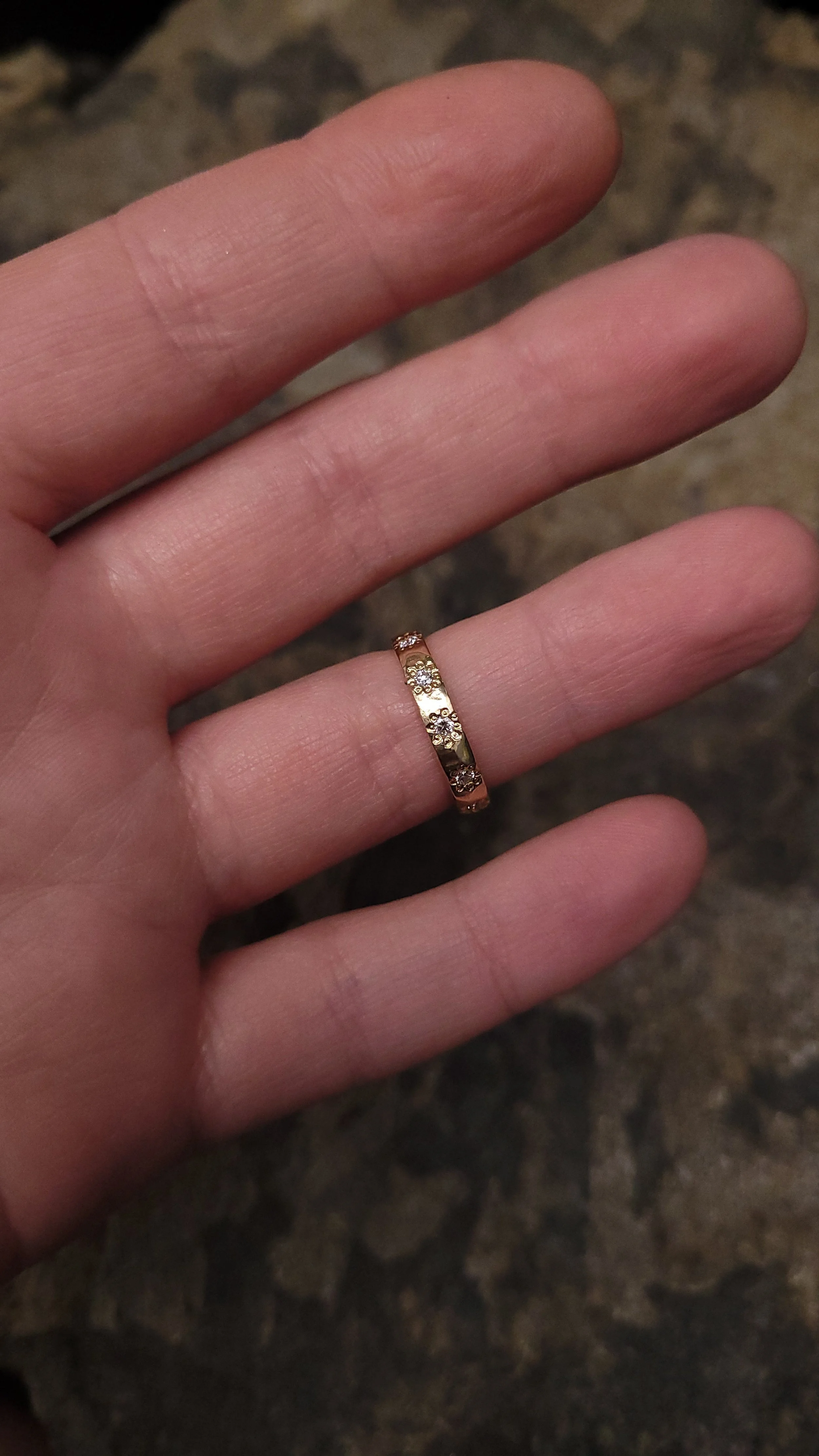 Diamond Dotted Band