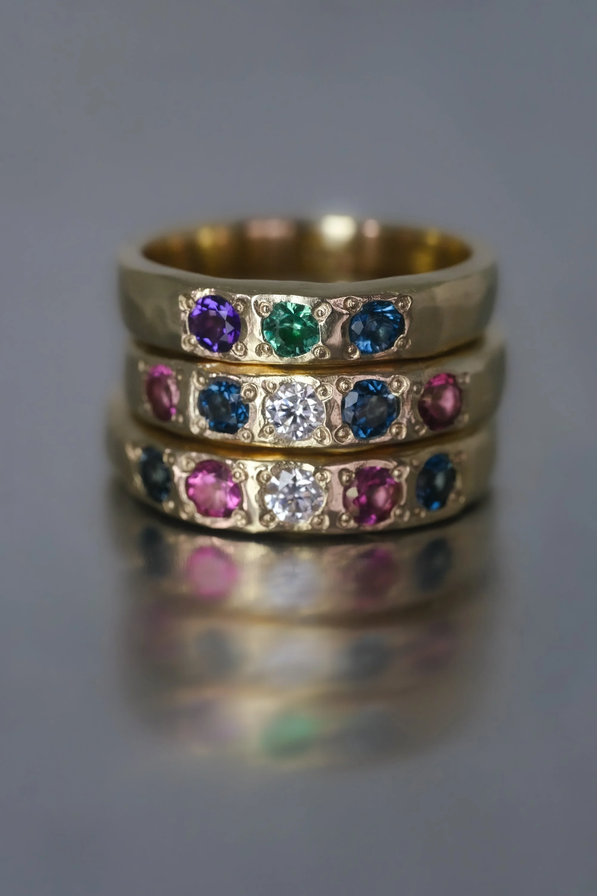 Rainbow Droplet Rings