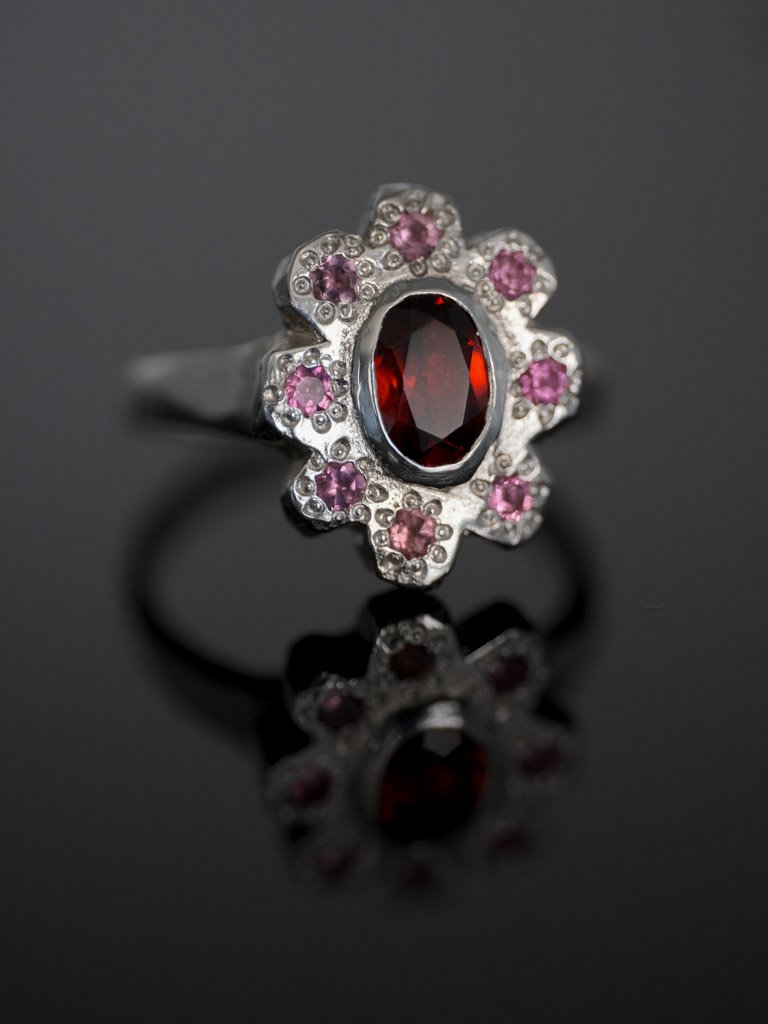 Little Marie Ring (vertical)
