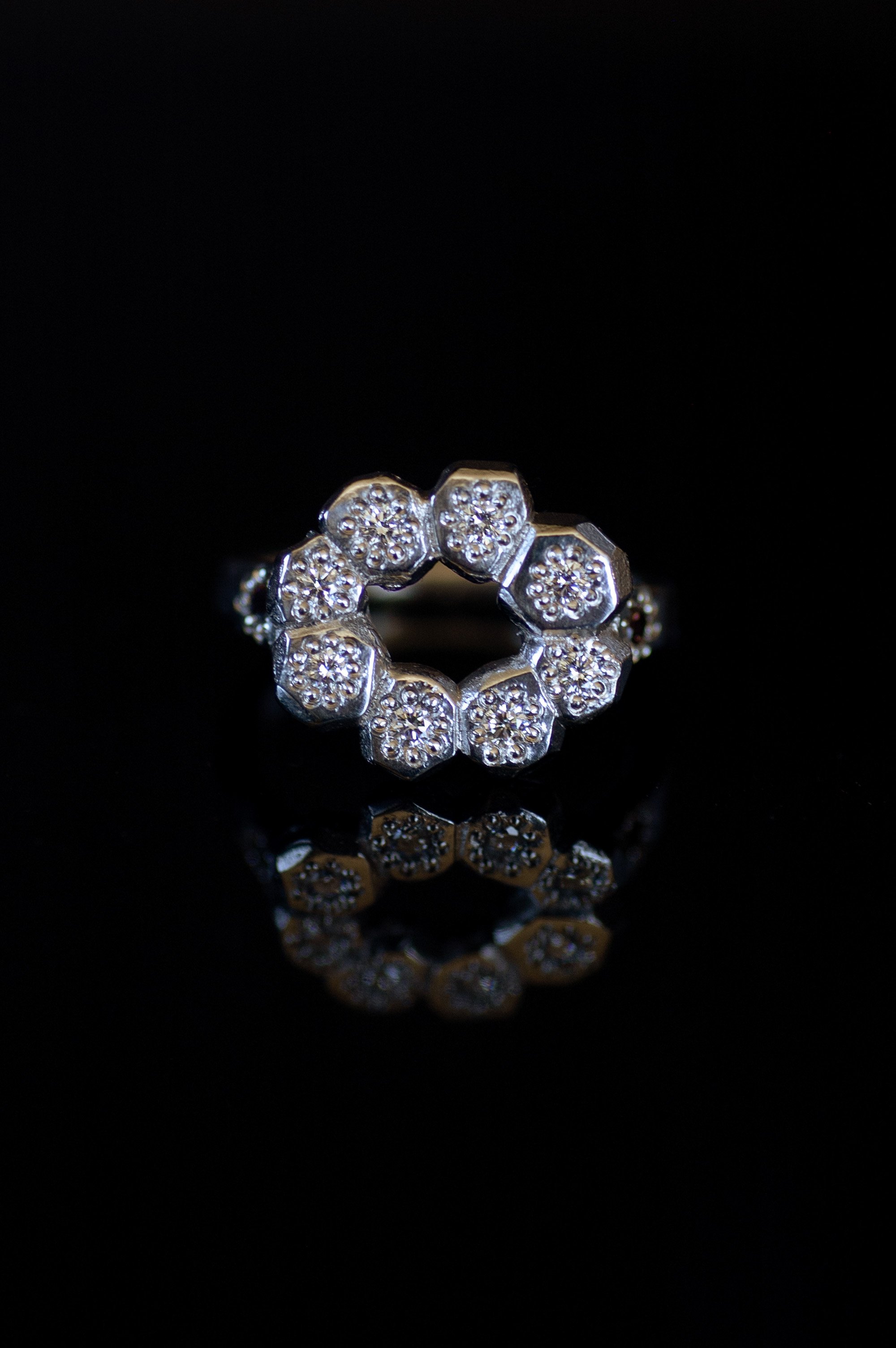 Medium Daisy Chain Ring