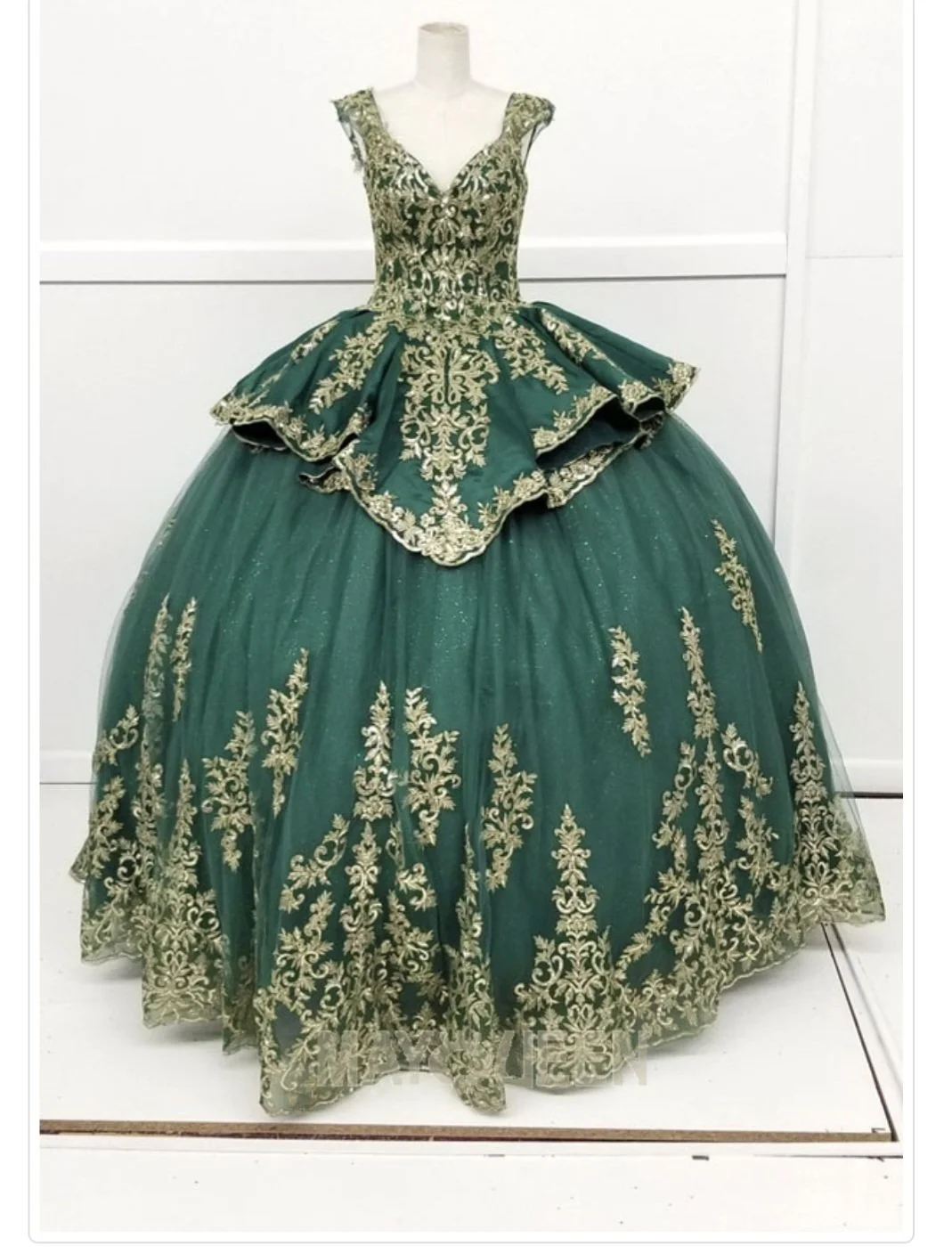 CHF3052 Quinceañera