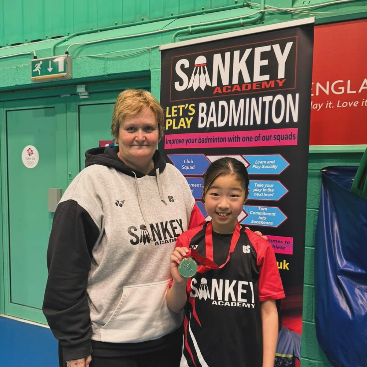 Gold for Michelle! 🥇🔥

Huge congrats to Michelle on winning Gold in Mixed Doubles at the Sankey Academy U15 Silver!

A well-earned victory and a brilliant performance on court 👏🏸

@centralsportsuk 

#badminton #badmintonlife #badmintonplayer #bad