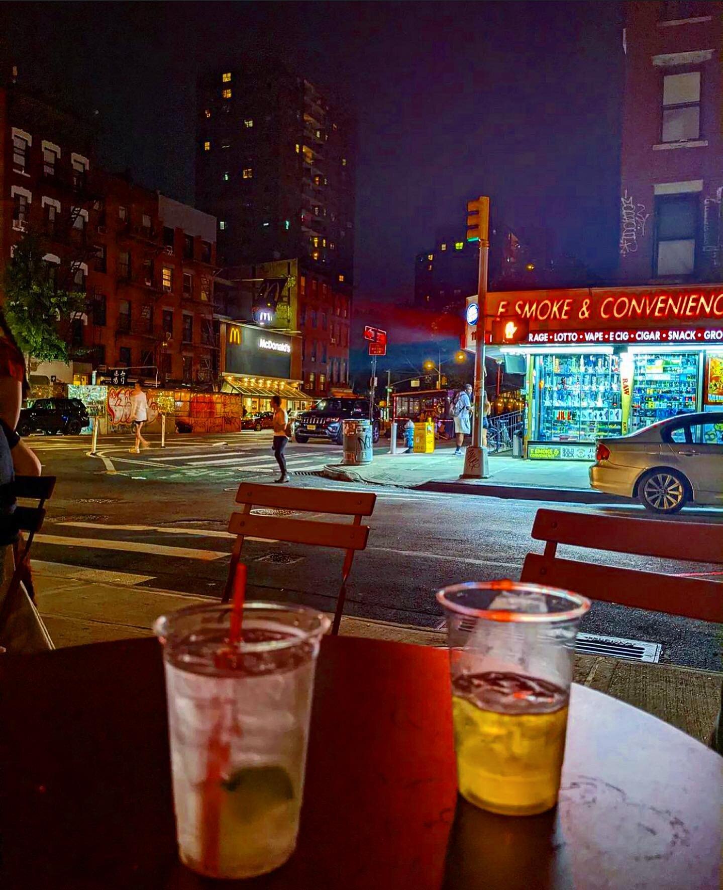 📸 @alicoovans with the stellar shot of the Tile Bar corner on any given night 🌆