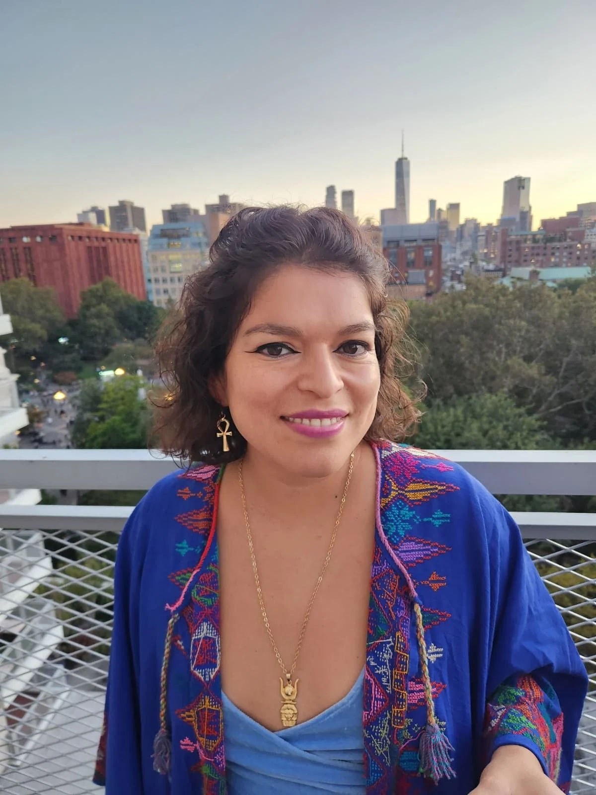 About — Julissa Llosa
