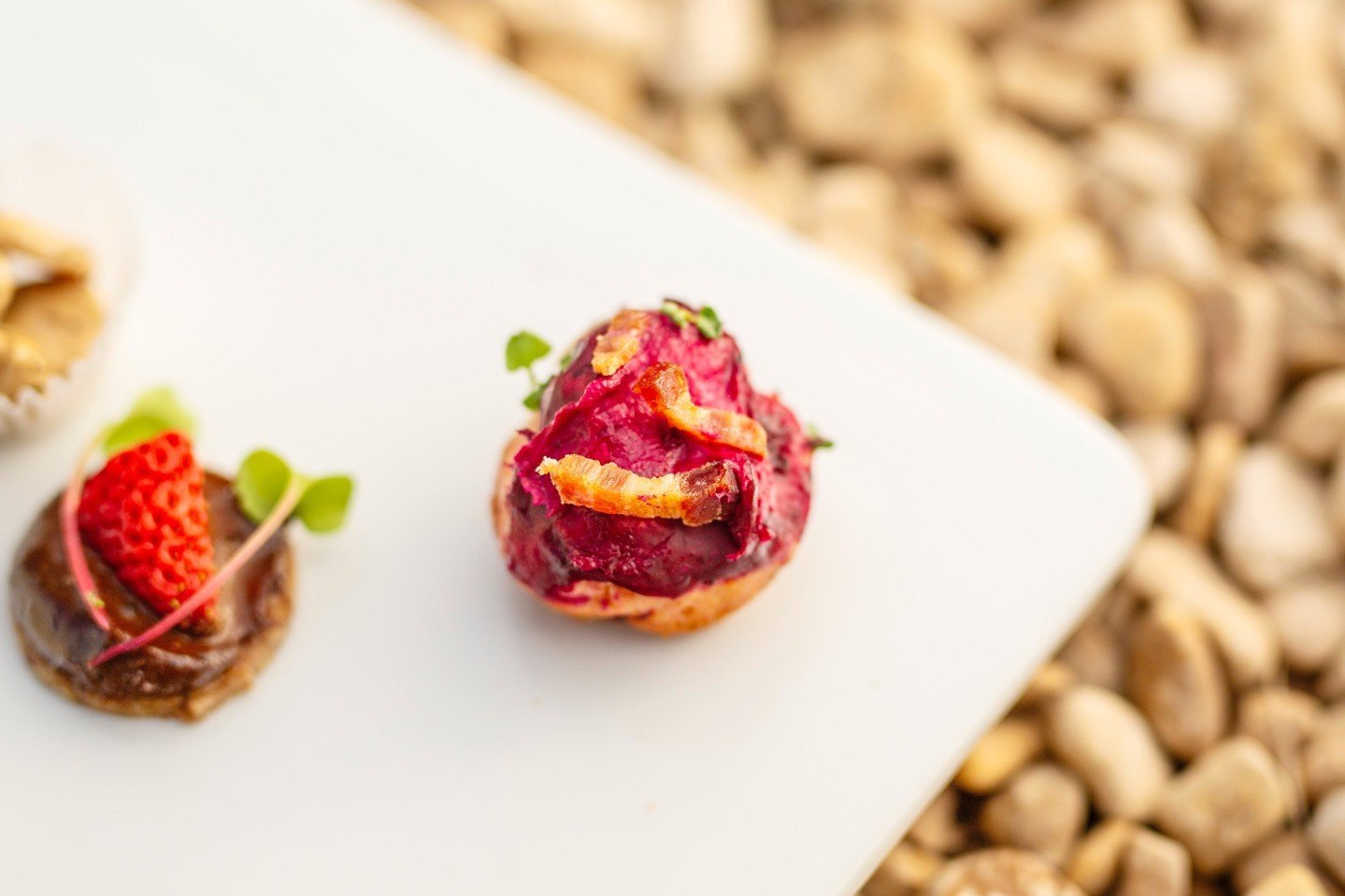 Happy #FoodieFriday! At our Spring 2024 Wine and Food Experience, a Beet Scone is topped with Beet Butter and Crispy Pancetta. This delicious bite is paired with our 2018 Ast&eacute;ries. Come try it this weekend! 

Book this tasting on kuhlmancellar