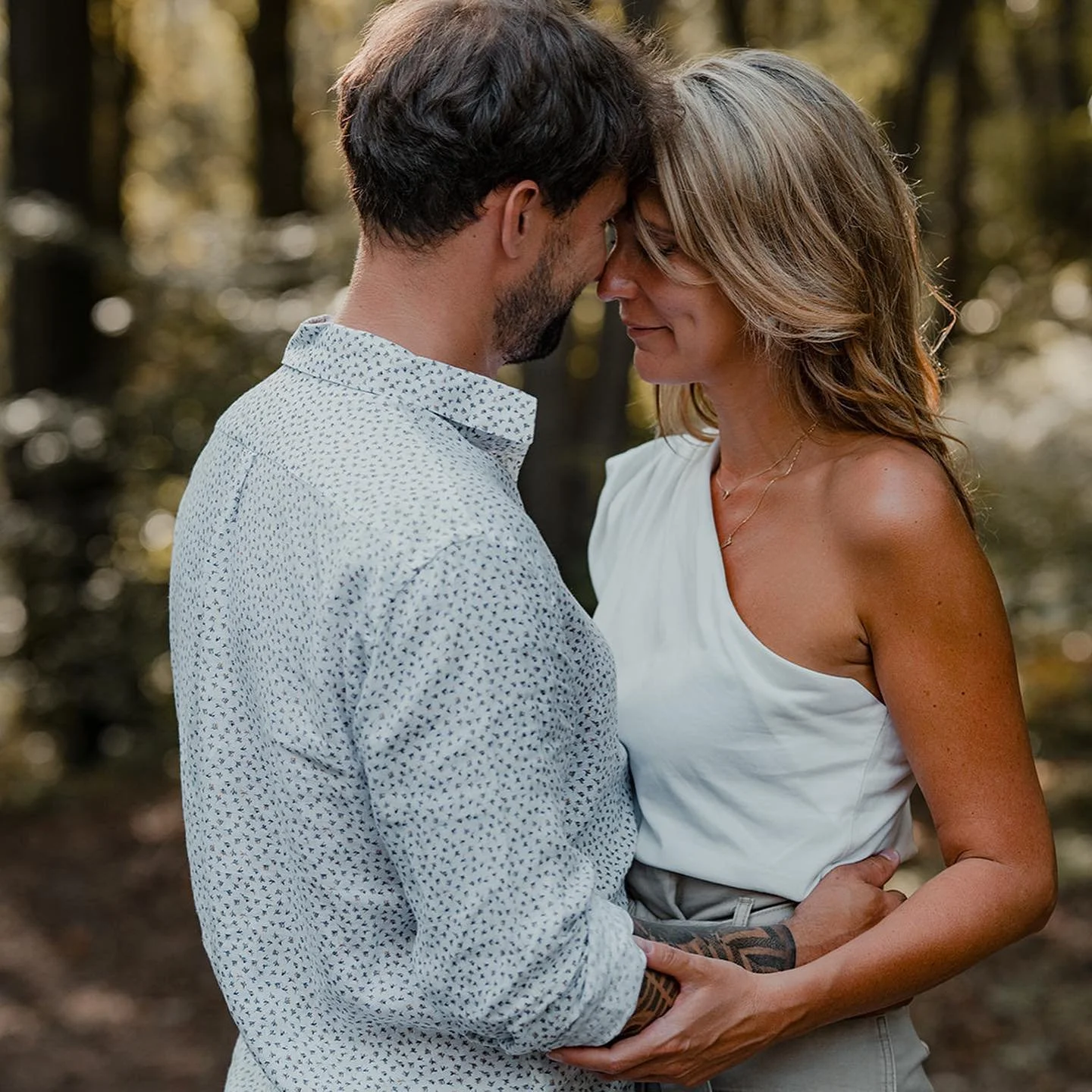 Noemie et Nicolas - day before
.
.
Seance de couple Day before avec @n_lmvs et @ninounette242 dans le magnifique endroit @stay_ici_  peu de temps avant le jour J. Bien vite y &ecirc;tre !
.
.
www.arnaudchabot.com
.
.
#seancedecouple 
#s&eacute;anceco