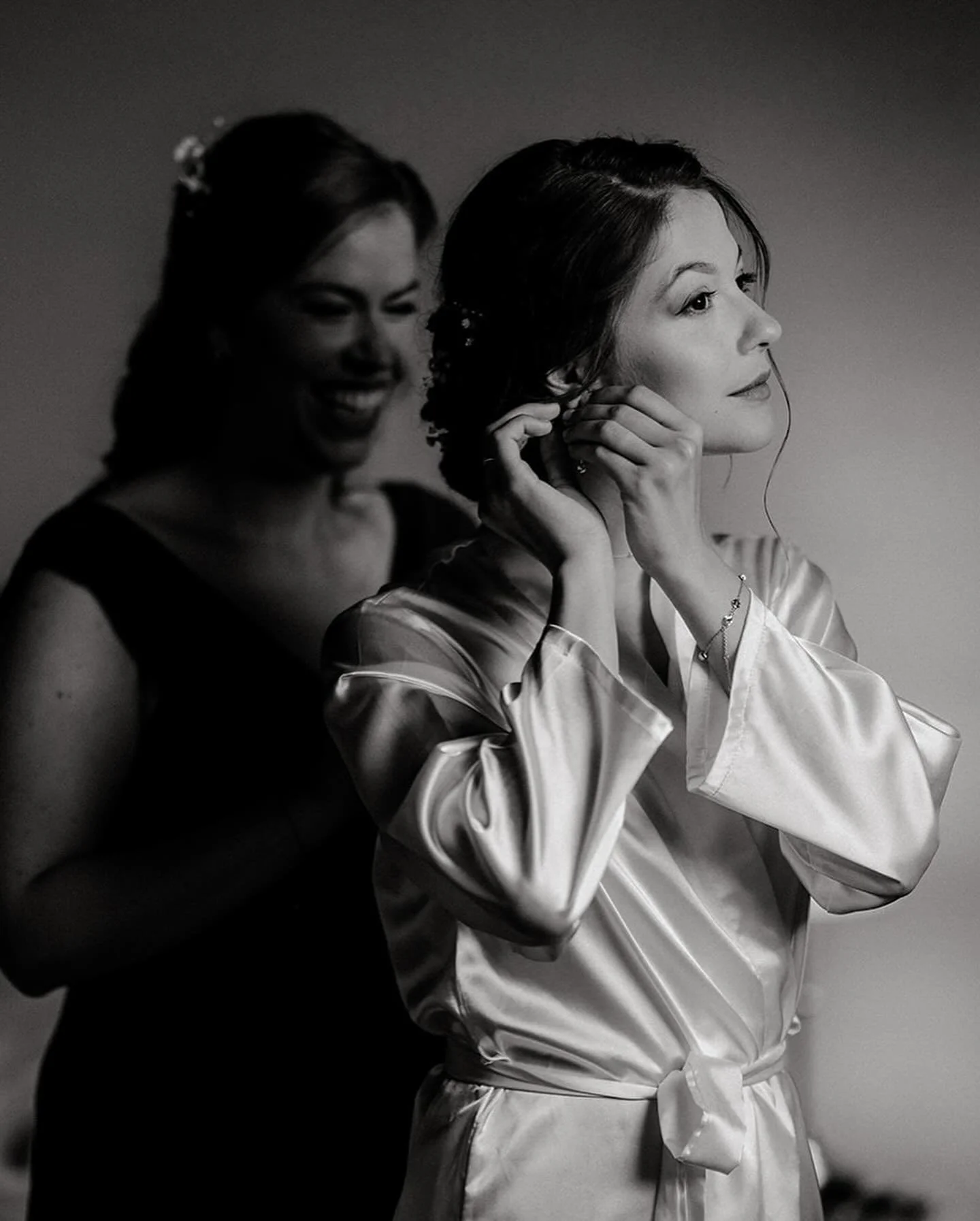 Les pr&eacute;paratifs de Camille 👰
@camillerenquin by @arnaudchabot 
.
.
.
.
#preparatifsmariage #brideportrait #photomarieepreparatifs #preparatifsdelamariee #mariagebelgique #photographemariagebelgique #belgiumweddingphotographer #belgiumweddingp