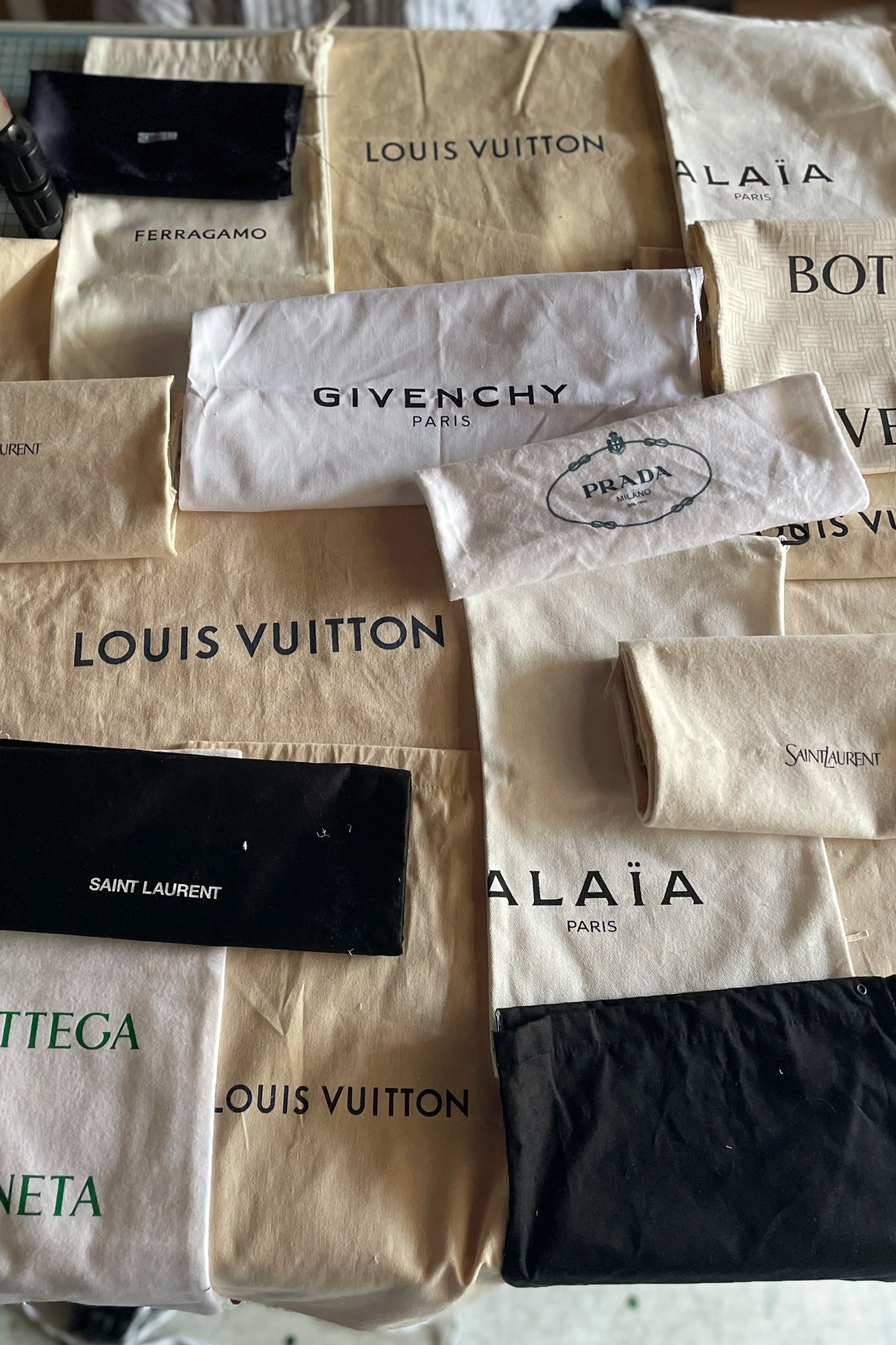 Designer Dust Jacket Quilt | Assist