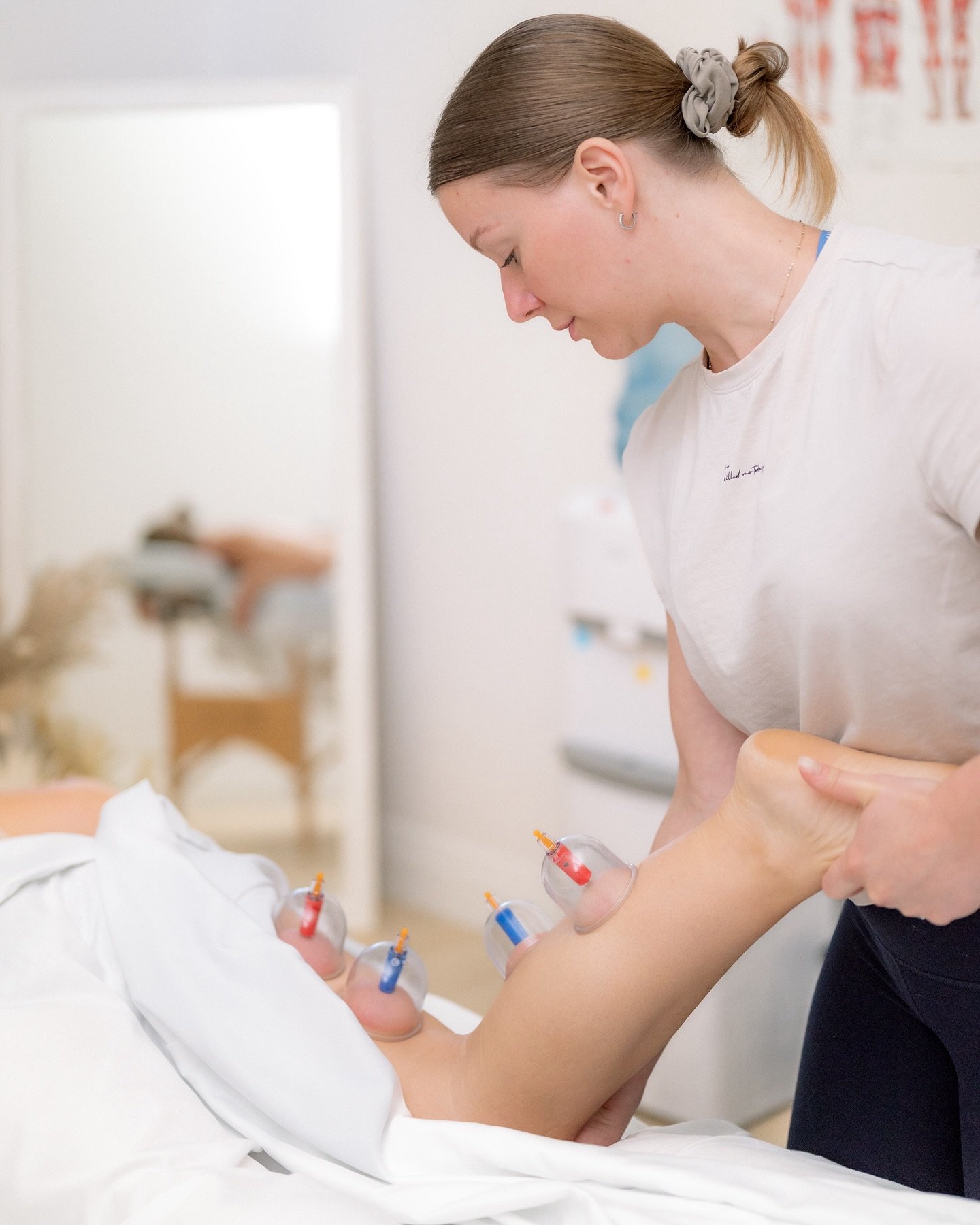 Meet this multi-talented beauty of a lady, Tarah of @totaltherapy.lab 💆🏼&zwj;♀️

Tarah brings to the table more than a decade of experience in the healing profession that ranges from Personal Support Worker and Personal Training with a core focus o