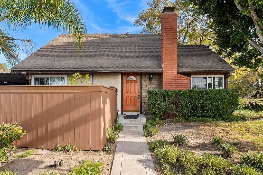 10665 Escobar Dr, San Diego, CA 92124