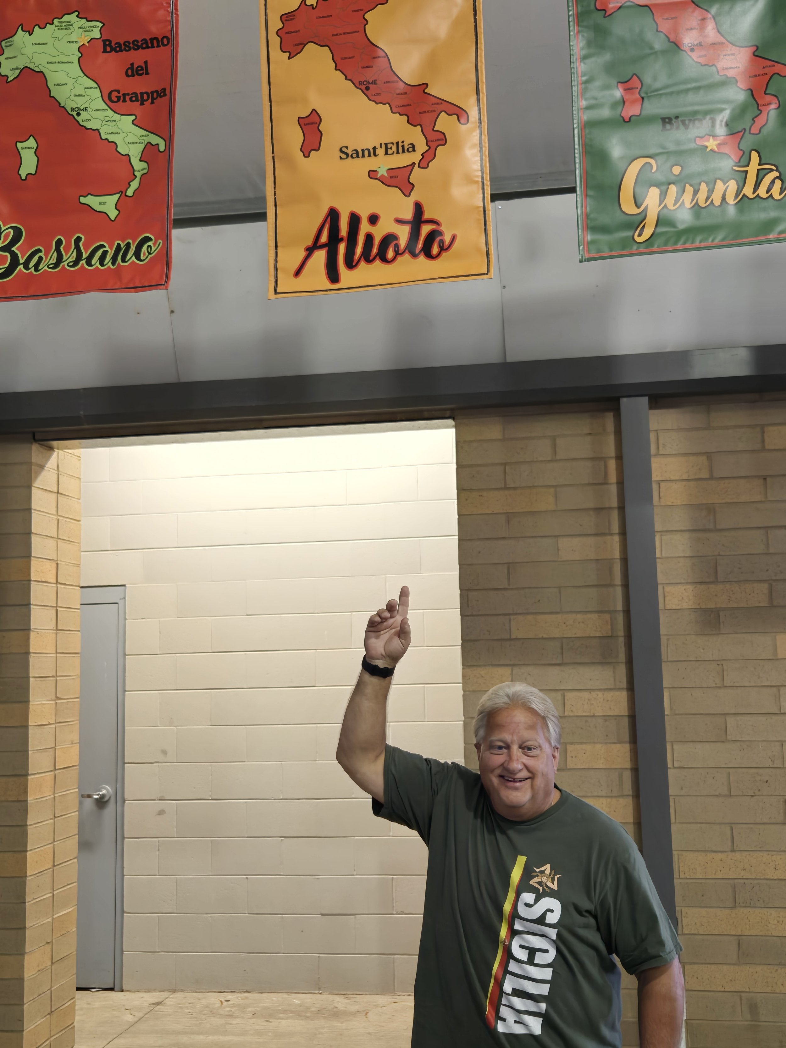 Steve Alioto with Banner.jpg