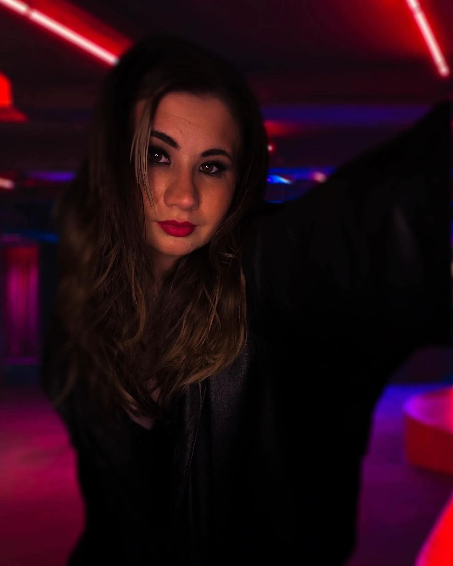 Starin' at the ceiling with you 🖤 lil photo dump