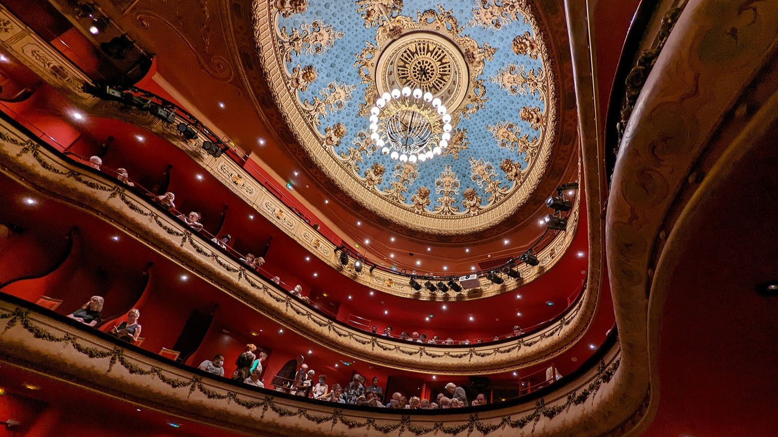 The magnificent interior of the Théâtre du Jeu de Paume