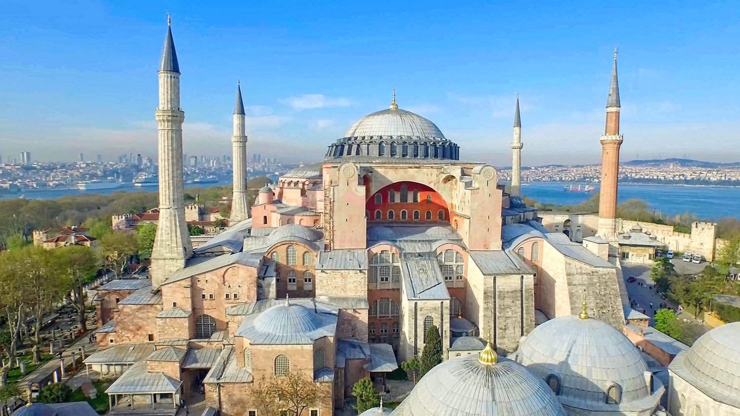 Hagia Sophia: church, pantheon, mosque